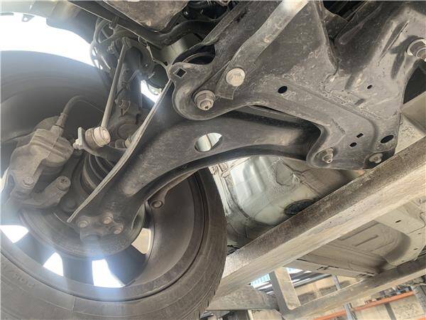 Brazo suspension del. dcho. citroen c3 (08.2016->)