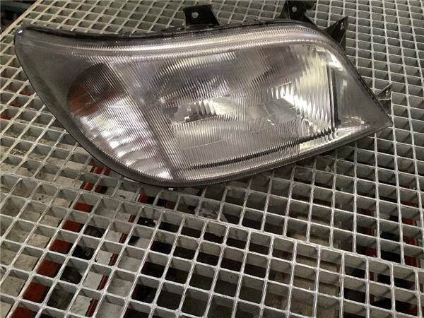 Faro del. dcho mercedes-benz sprinter combi (02.2000->)