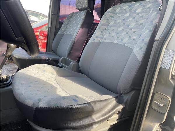 Asiento del. izdo. mahindra scorpio