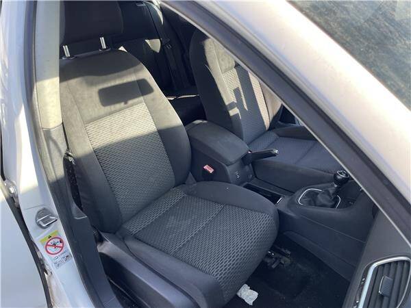 Asiento del. dcho. volkswagen no hay datos