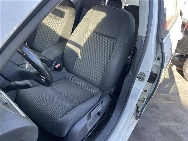 Asiento del. izdo. volkswagen no hay datos