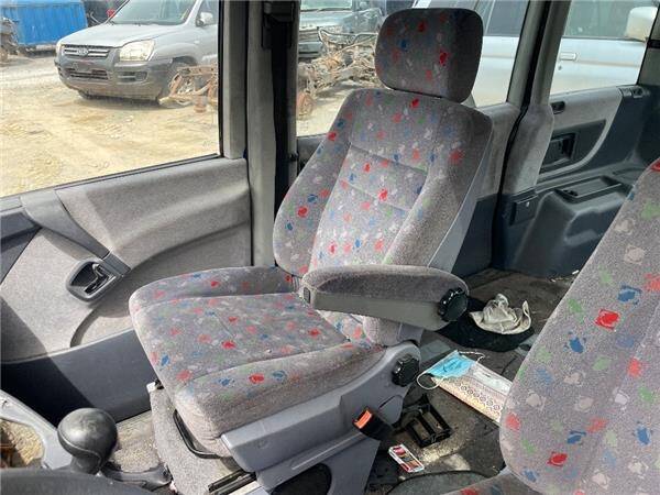 Asiento del. dcho. mercedes-benz vito autobús (638)