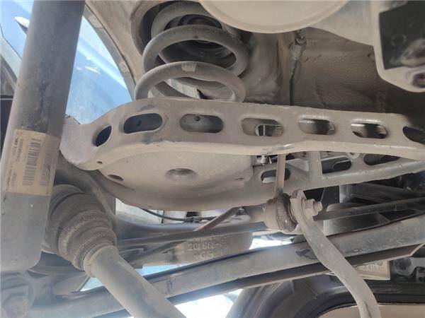 Brazo centro suspension tra. izdo. bmw serie x3 (e83)(2004->)