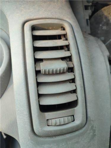 Tobera central izda. ventilacion salpicadero renault trafic ii combi (04.2001->)