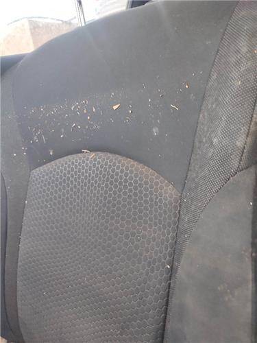 Asiento del. dcho. nissan no hay datos