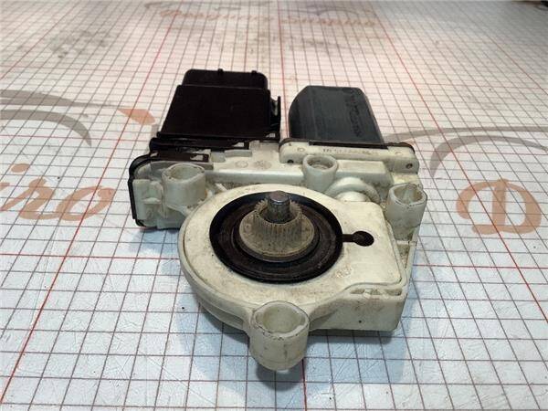 Motor elevalunas del. dcho. volkswagen golf iv berlina (1j1)(1997->)