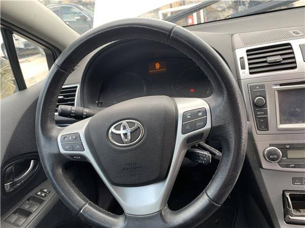 Volante toyota avensis (t27)(2008->)