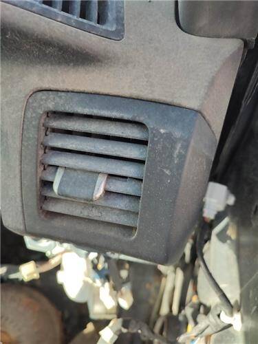 Tobera dcha. ventilacion salpicadero toyota land cruiser (j12)(2003->)