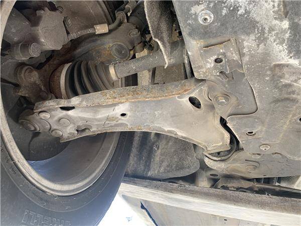 Brazo suspension del. dcho. volvo no hay datos