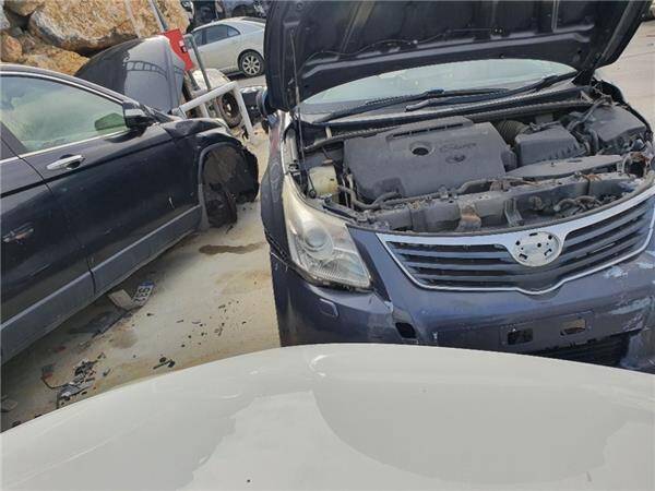 Puerta del. izda. toyota avensis (t27)(2008->)