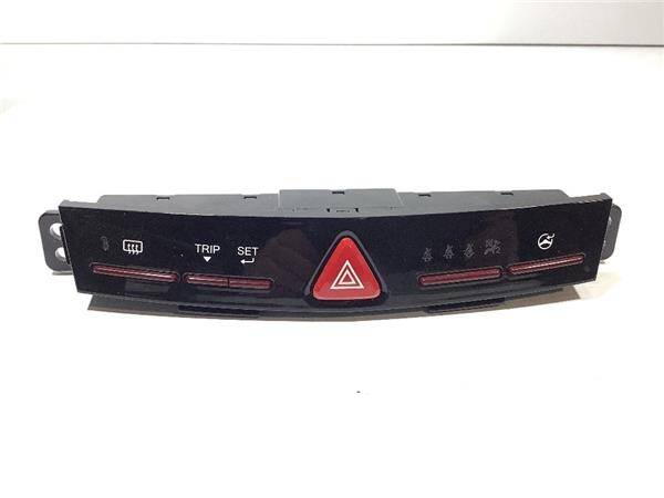 Interruptor luces emergencia ssangyong tivoli (2015->)