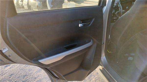 Guarnecido puerta tra. izda. suzuki vitara (ly)(2015->)