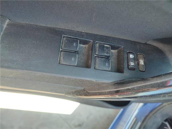 Mando elevalunas del. izdo. toyota auris (e18)(10.2012->)