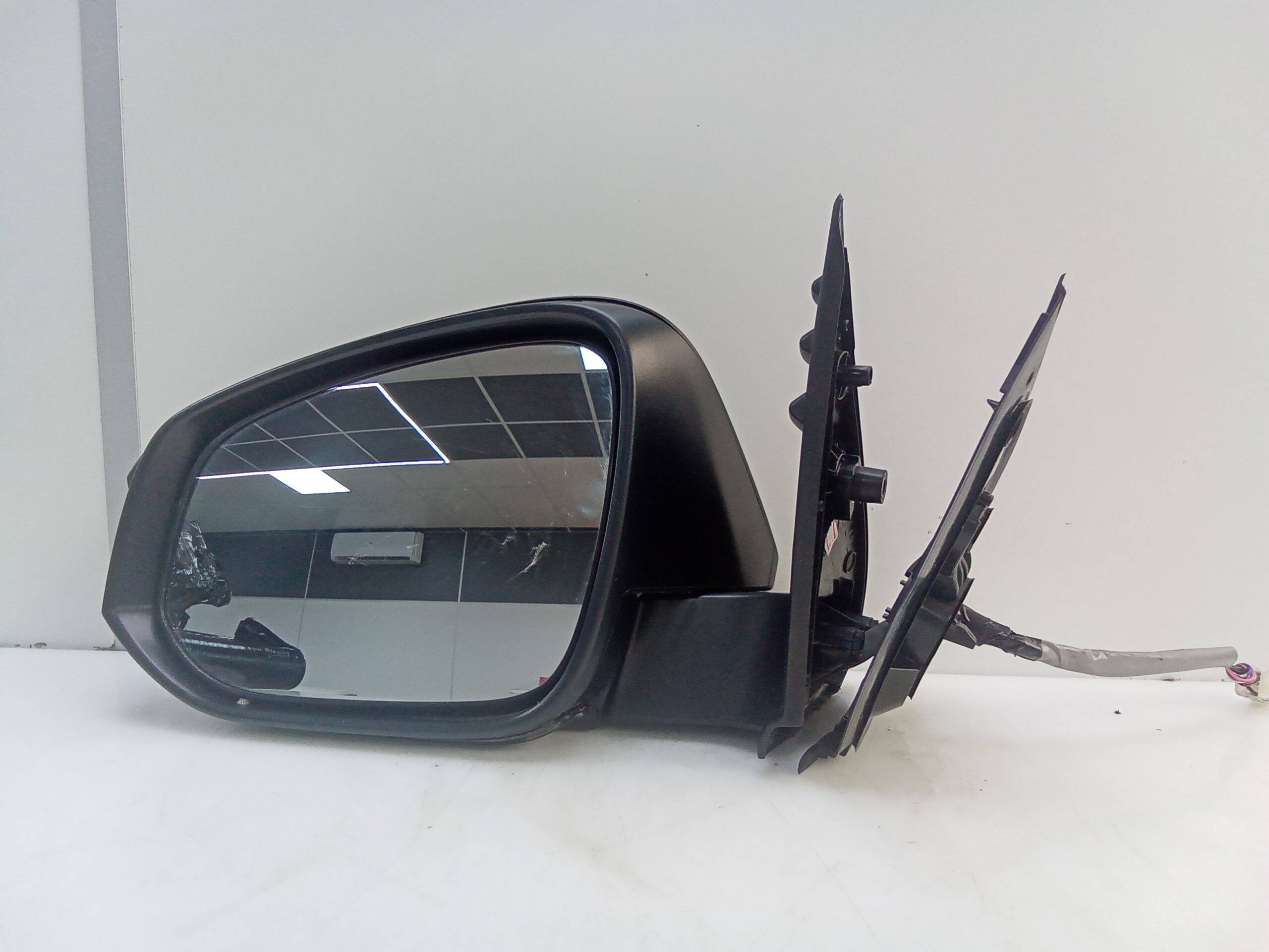 Retrovisor izquierdo toyota hilux (gun1)(2016->)