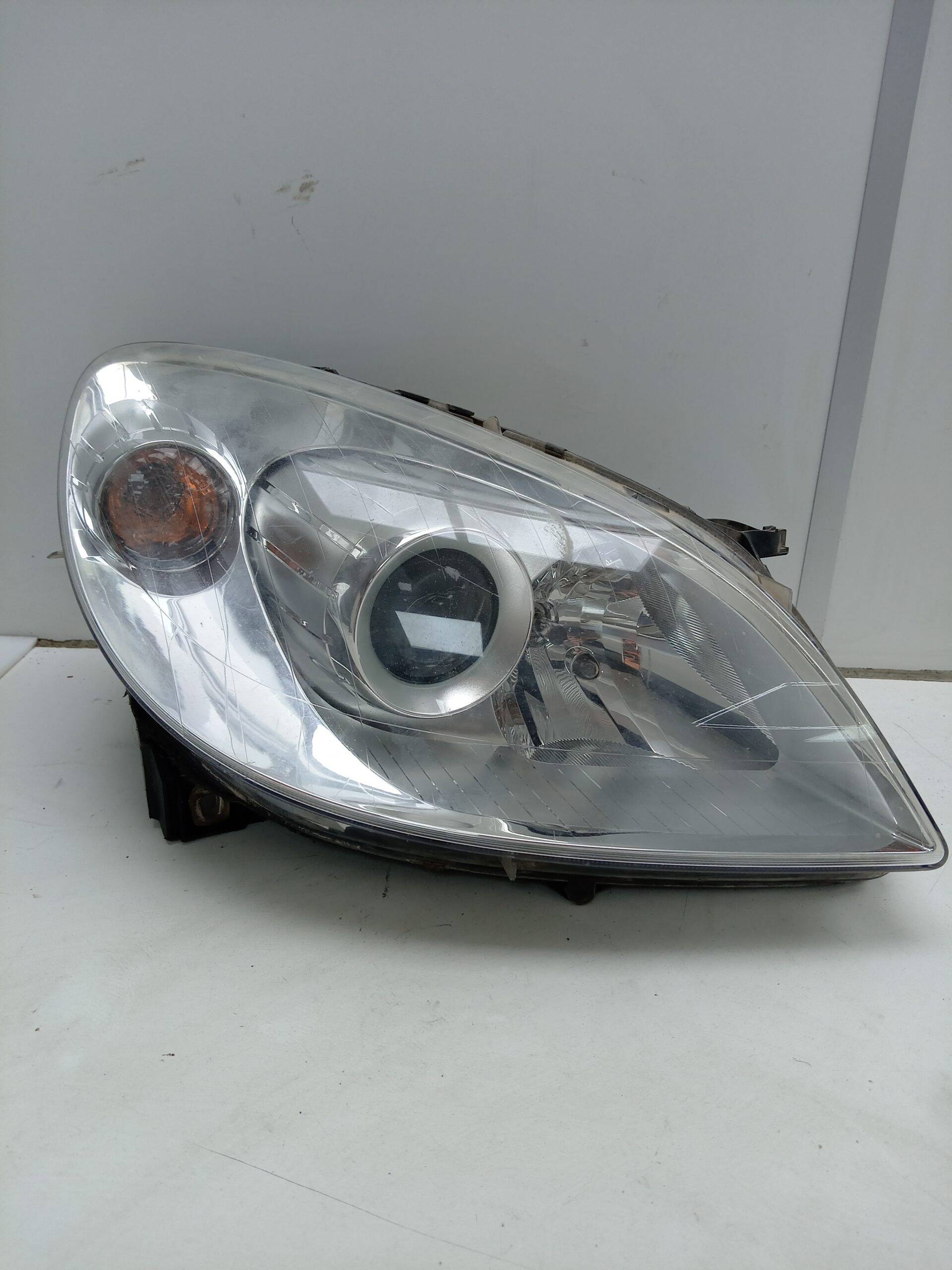 Faro derecho mercedes-benz clase b (bm 245)(03.2005->)