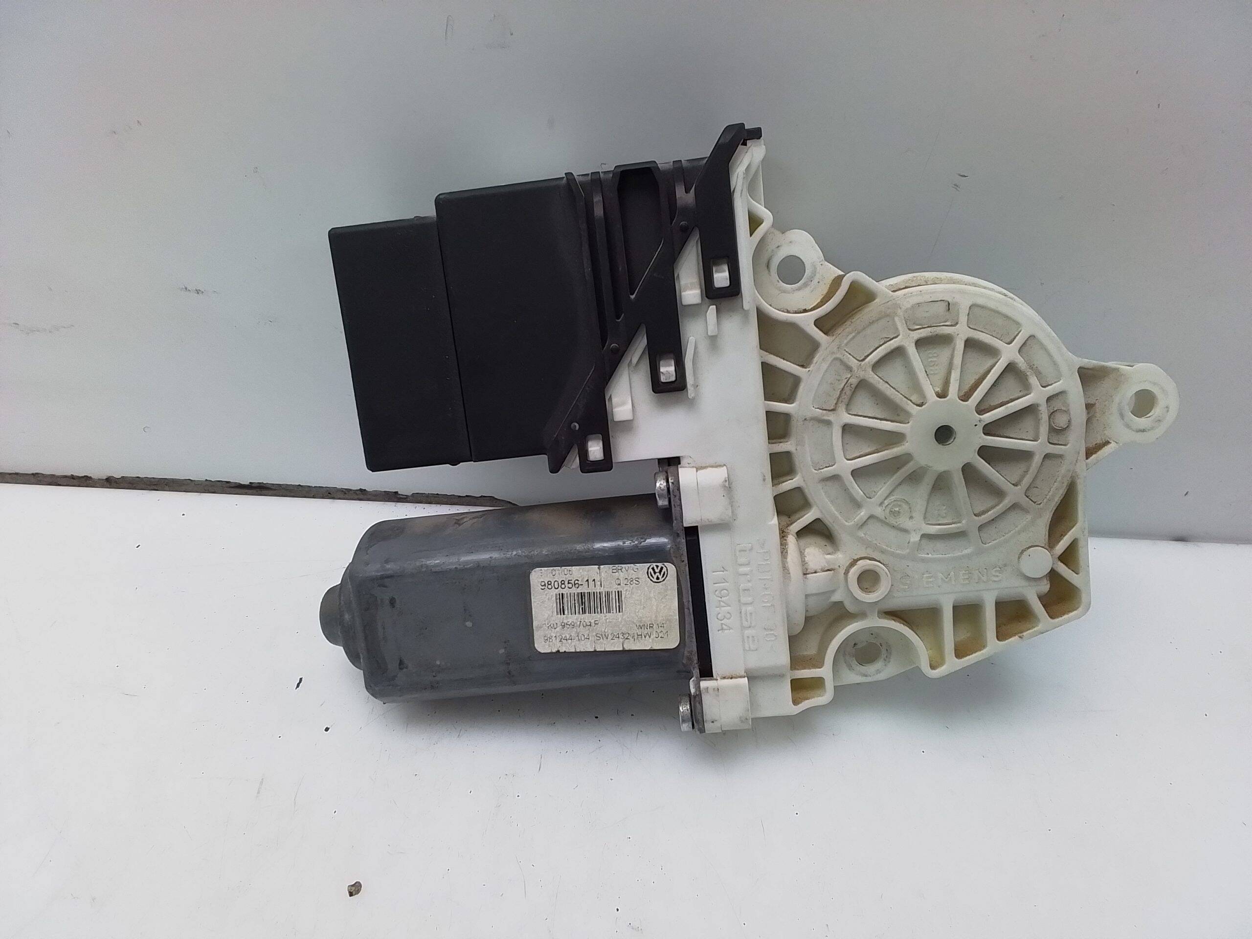 Motor elevalunas derecho volkswagen golf v (1k1)(2003->)