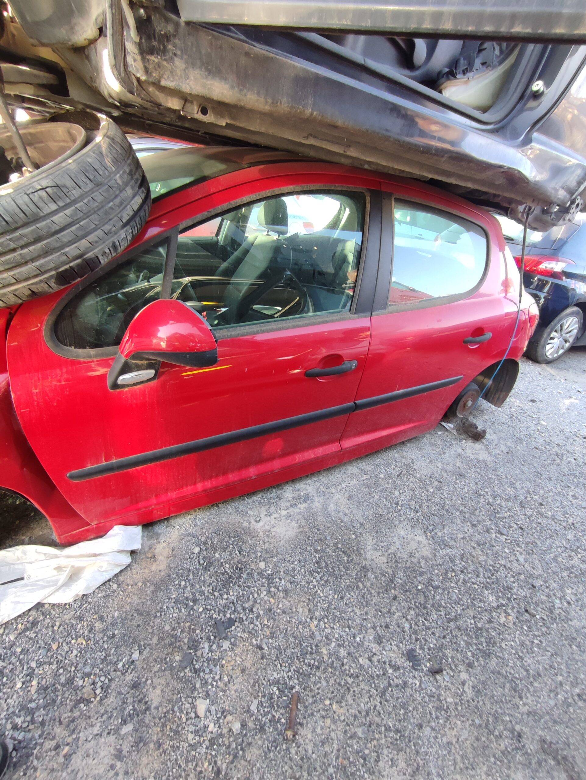 Puerta del izq peugeot 207 (2006->)