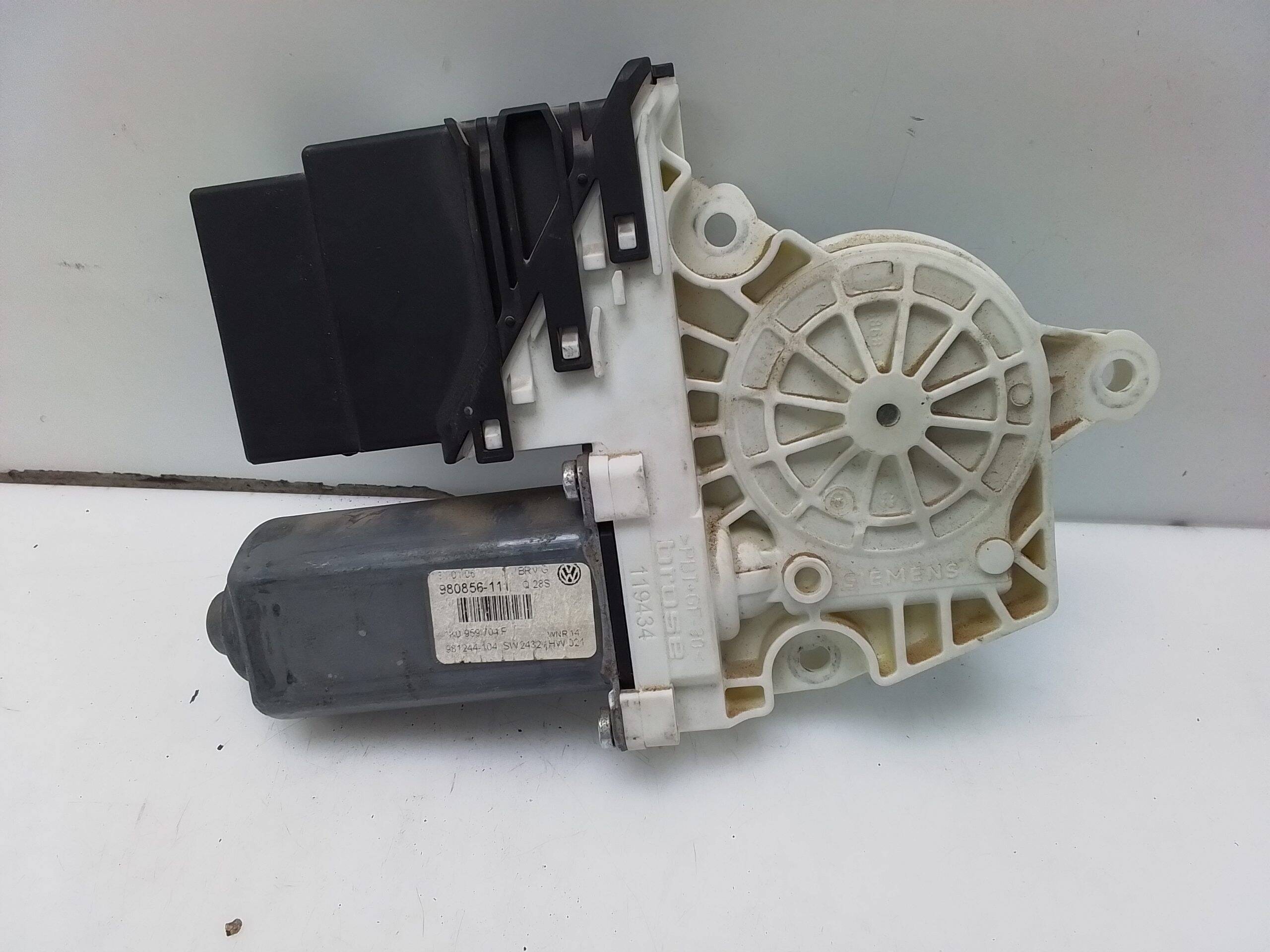 Motor elevalunas derecho volkswagen golf v (1k1)(2003->)