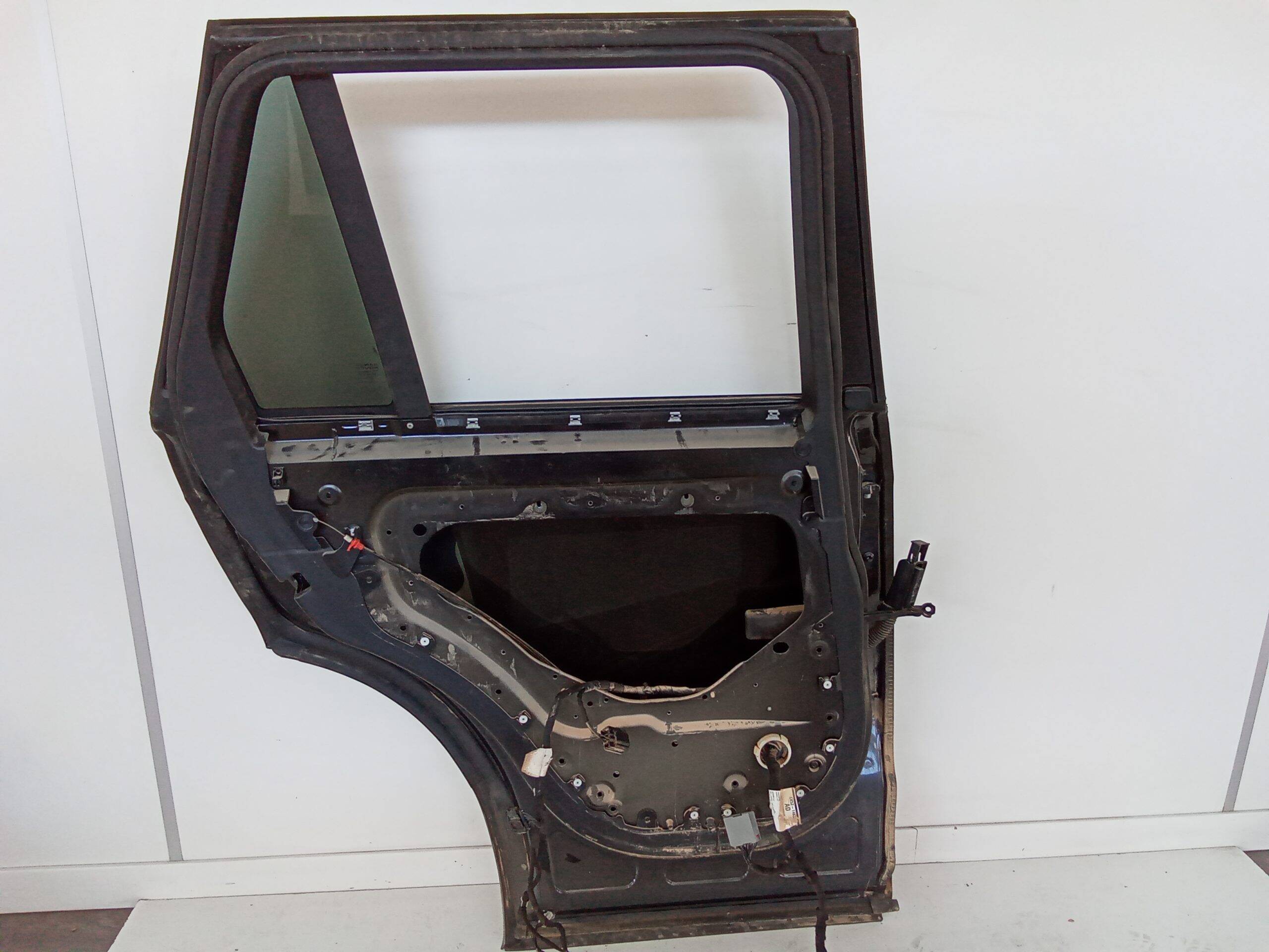 Puerta trasera izq land rover range rover (01.2013->)