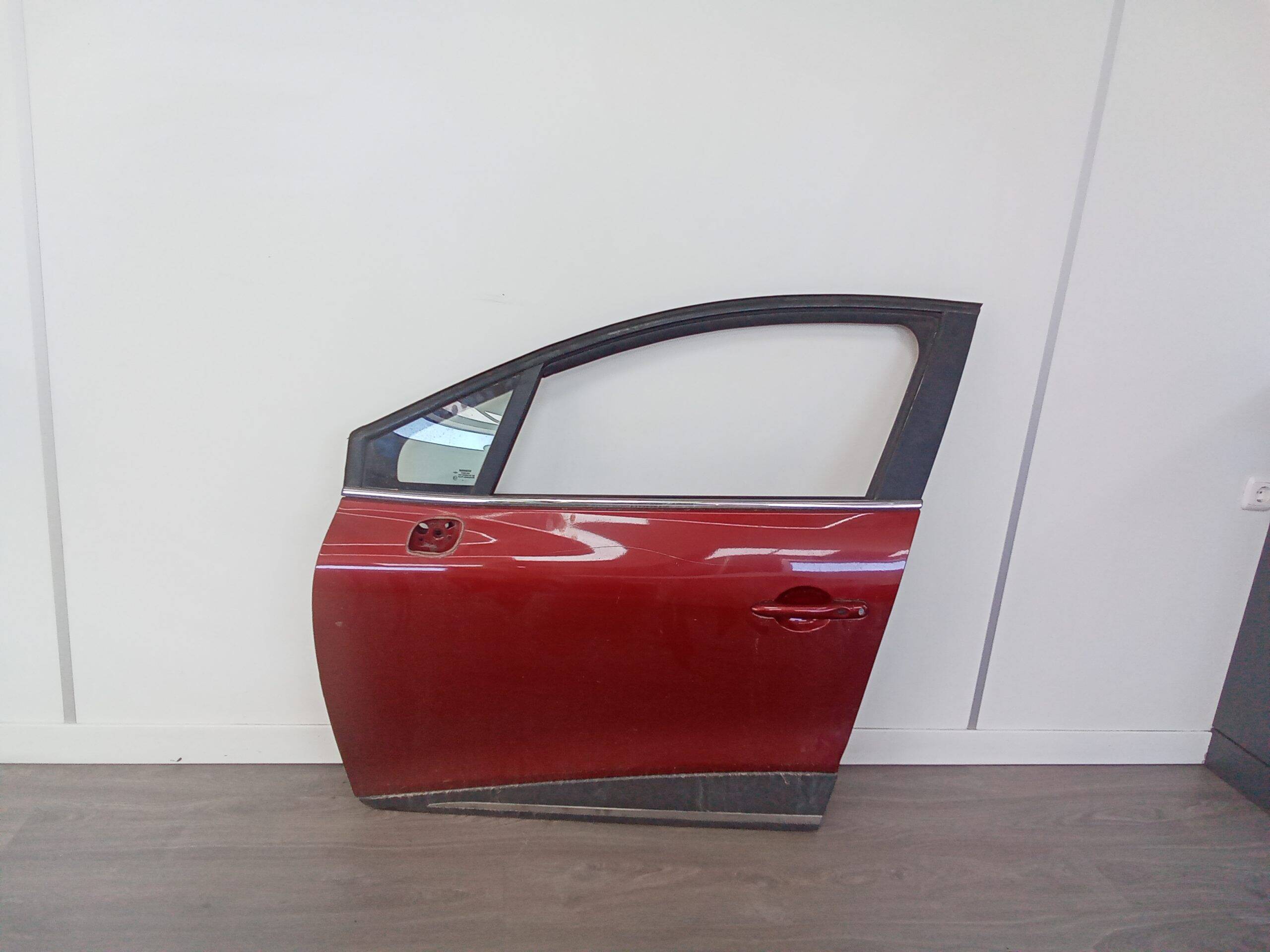 Puerta delantera izquierda renault clio iv (2012->)