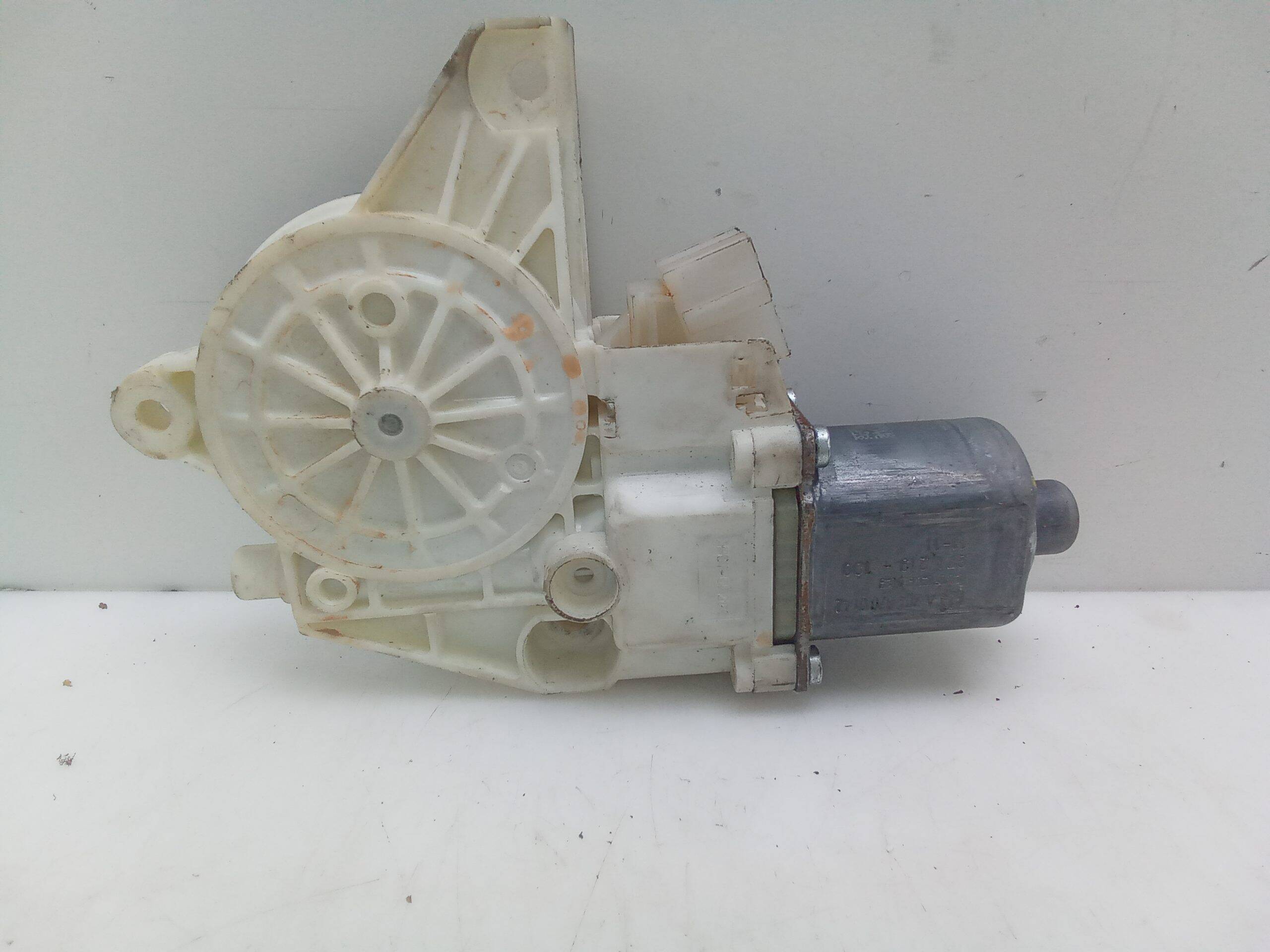 Motor elevalunas delantero izquierdo mercedes-benz 190 (w201)