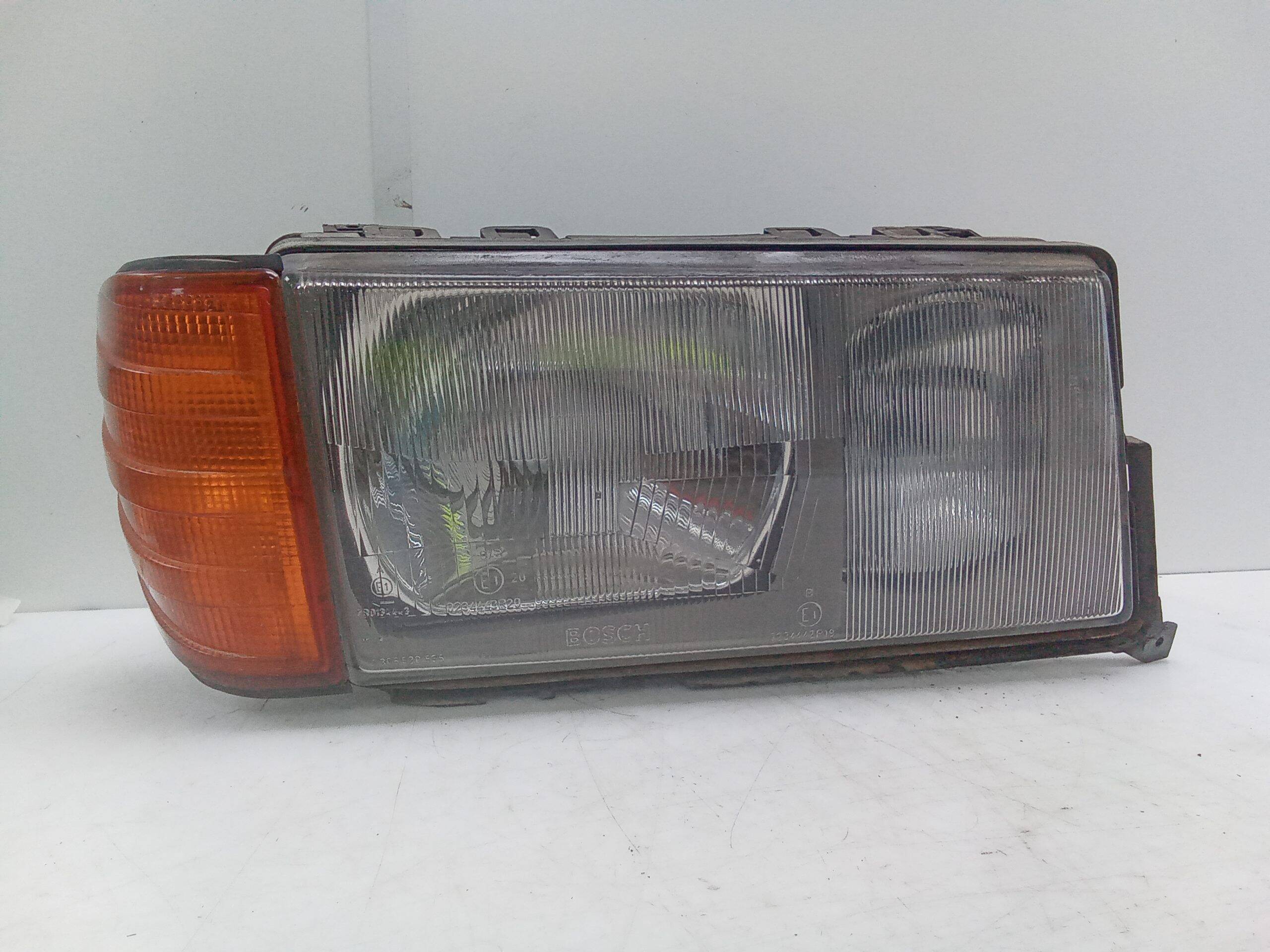 Faro derecho mercedes-benz 190 (w201)