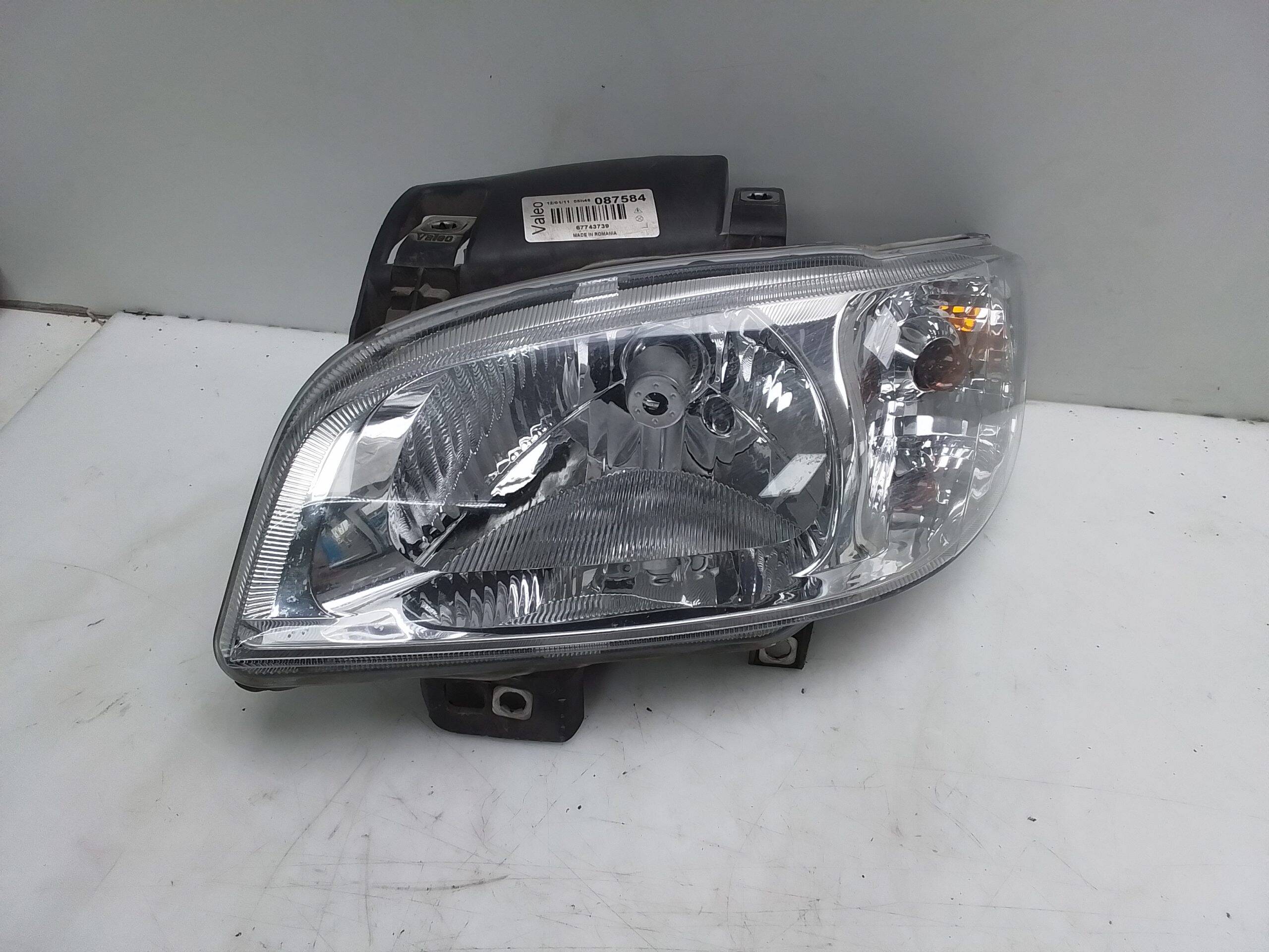 Faro izquierdo seat ibiza (6l1)(04.2002->)