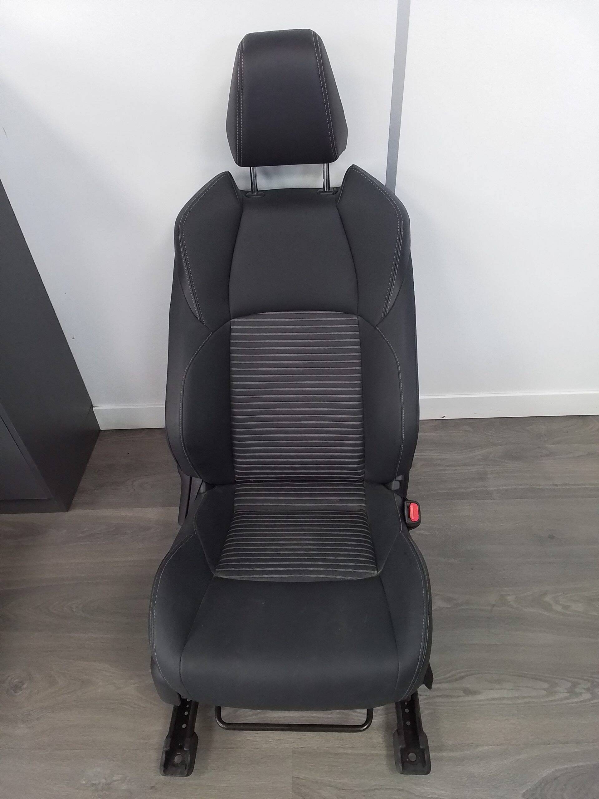 Asiento delantero derecho toyota rav4 (2019->)