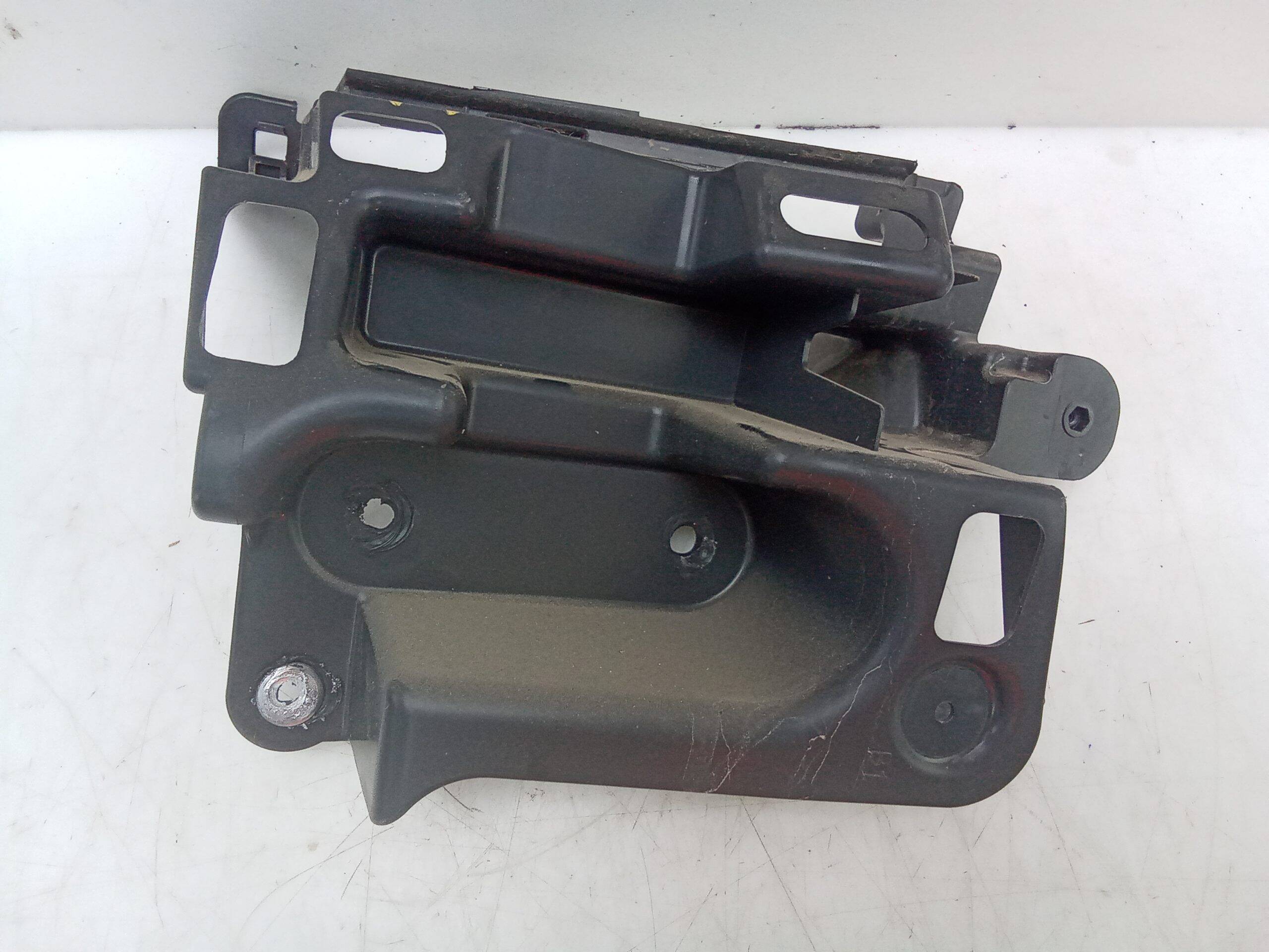 Soporte paragolpes trasero izquierdo peugeot 208 (p2)(06.2019->)