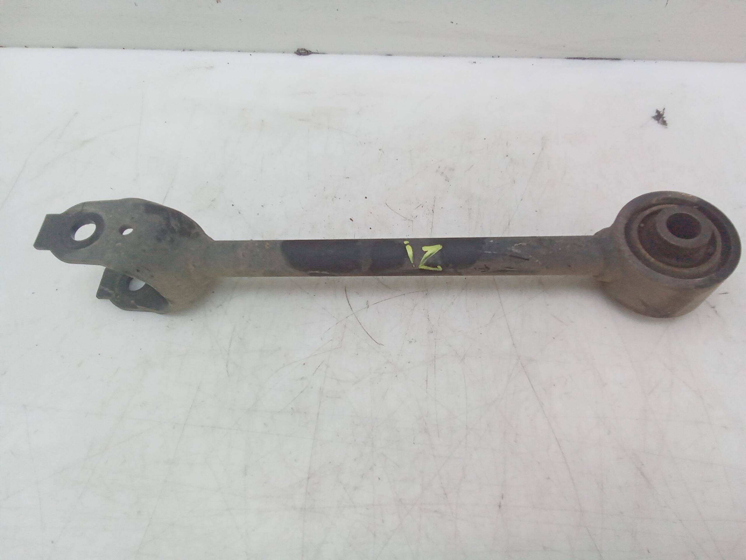 Brazo suspension inferior trasero derecho toyota rav4 (2019->)