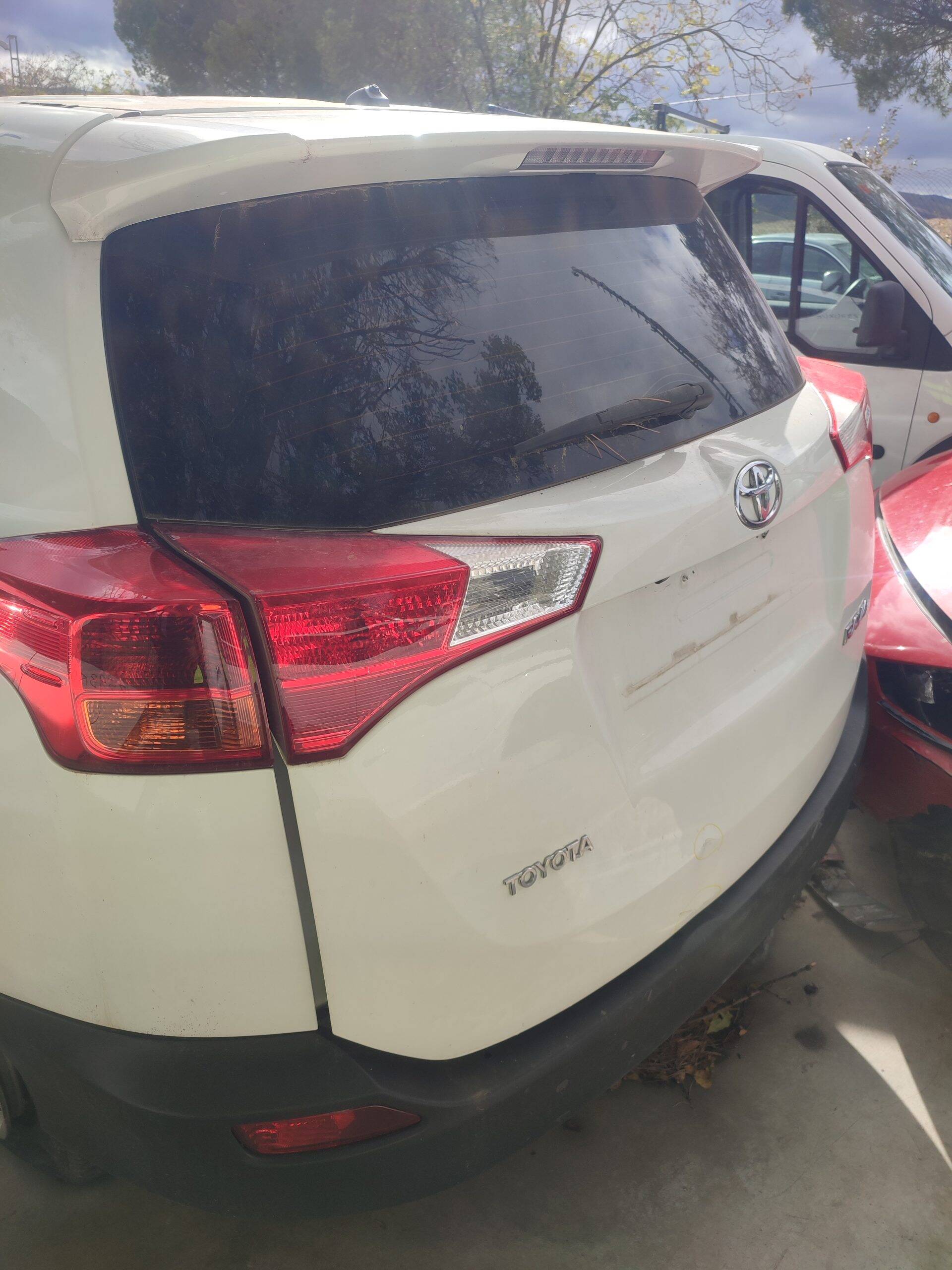 Porton trasero toyota rav4 (a4)(2013->)