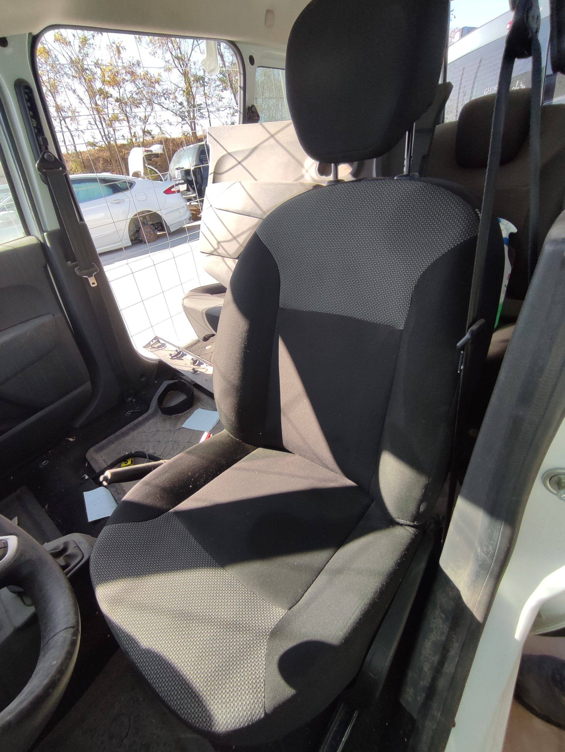 Asiento del izq dacia dokker (2012->)