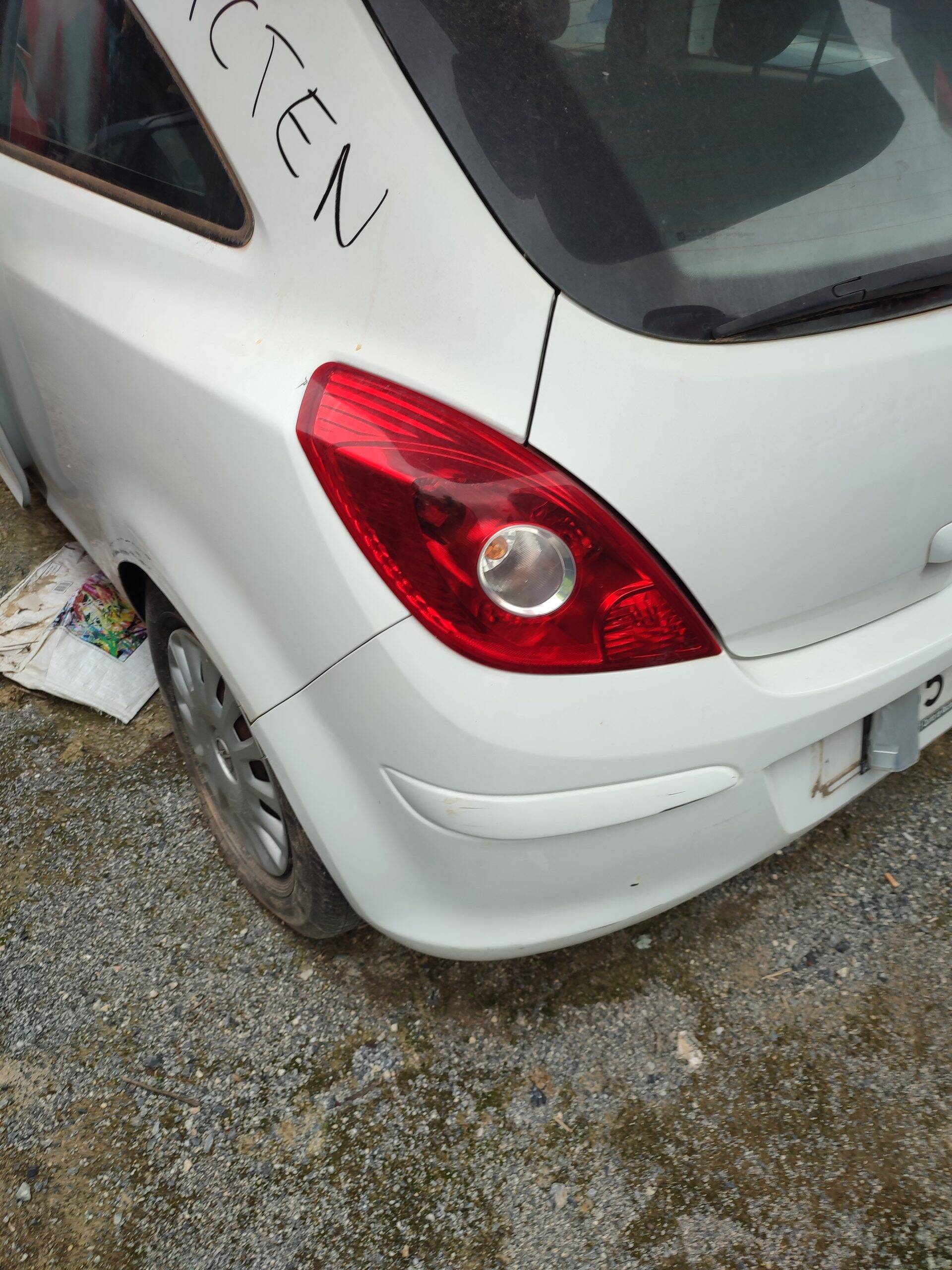 Piloto trasero izquierdo opel corsa d (2006->)