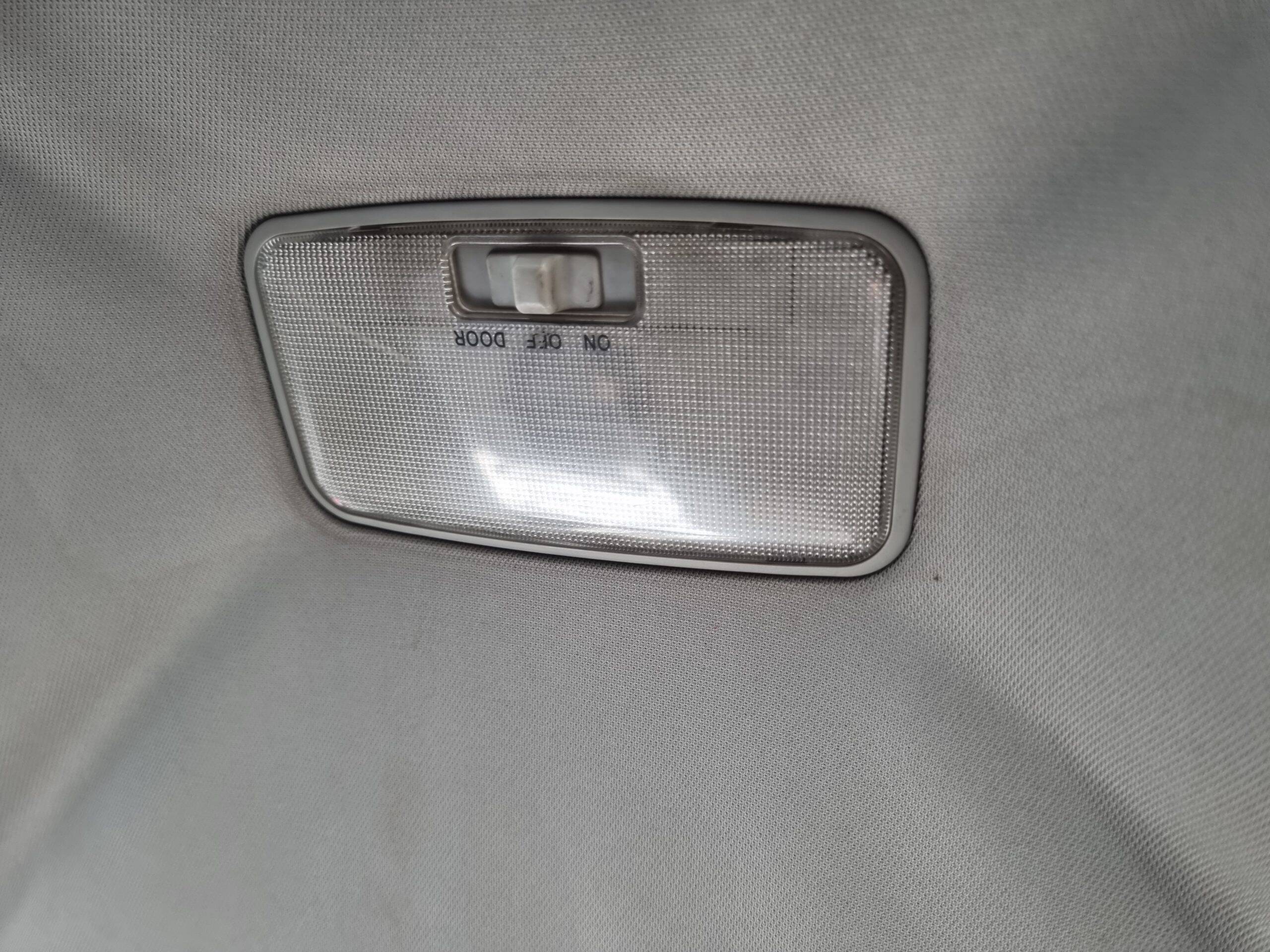 Luz interior trasero toyota auris (e15)(10.2006->)