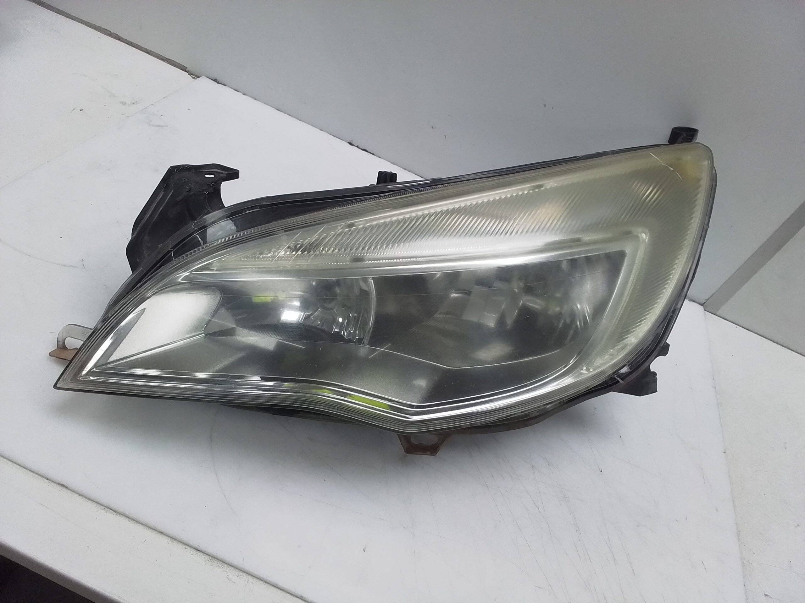 Faro izquierdo opel astra j