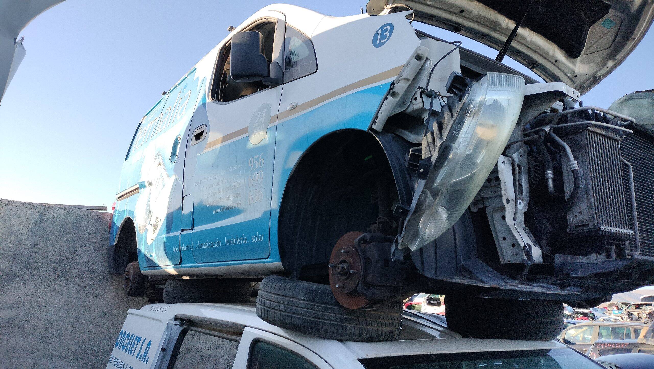 Brazo suspension inferior delantero derecho nissan nv200 furgón