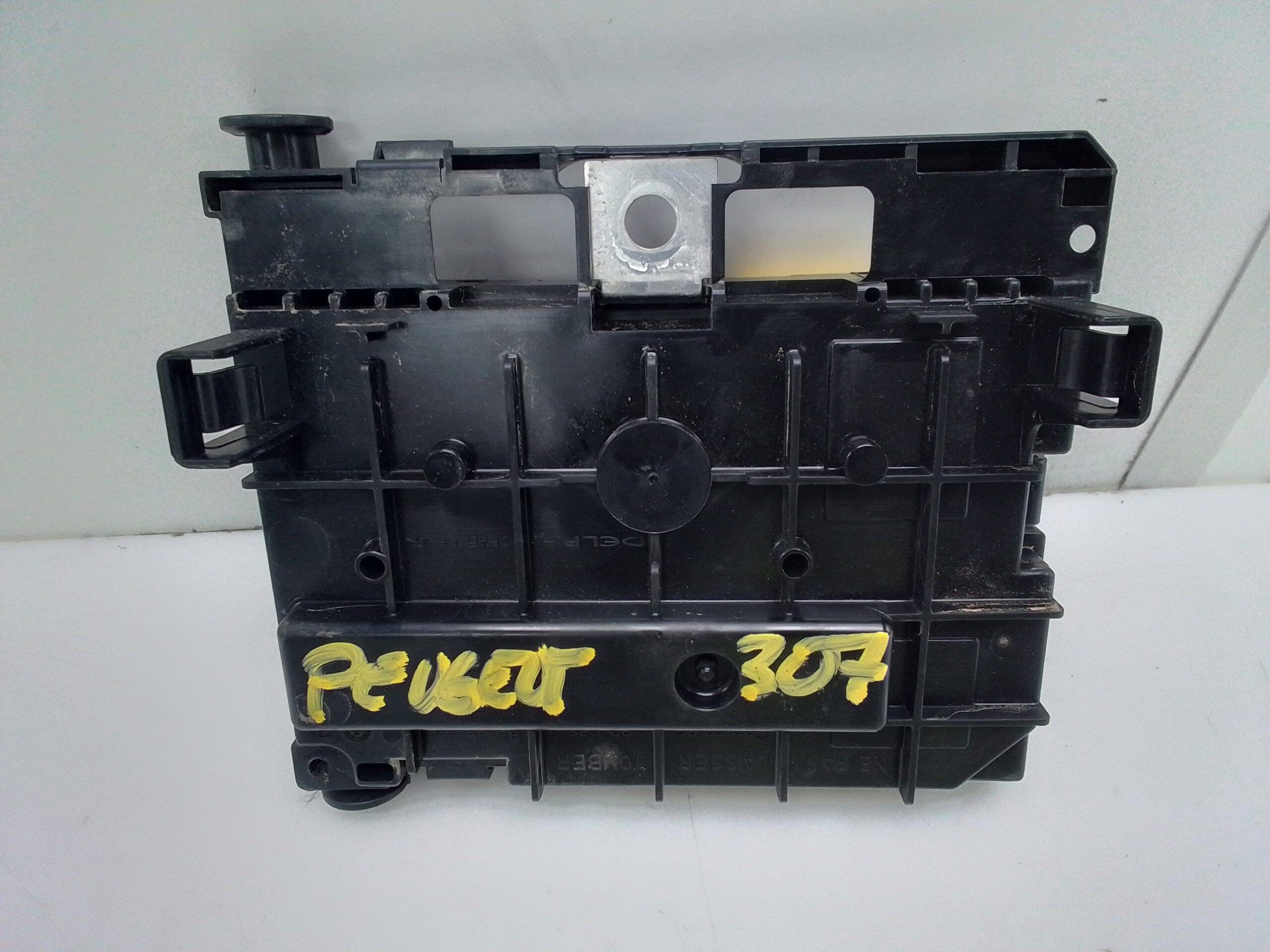 Caja de fusibles motor peugeot 307 break (3e)