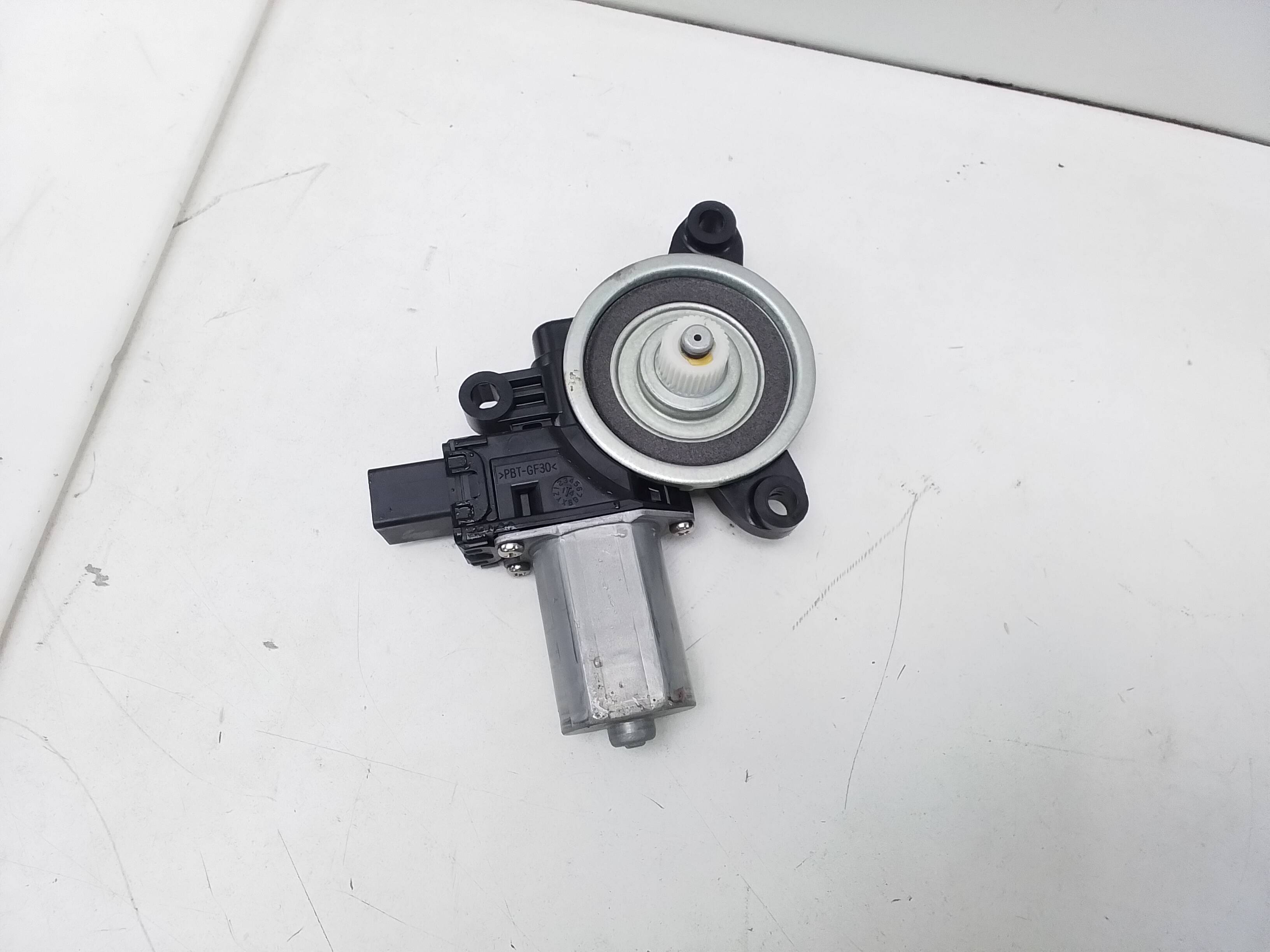 Motor elevalunas trasero derecho mazda 3 berlina / sedán (bm/bn)(07.2013->)