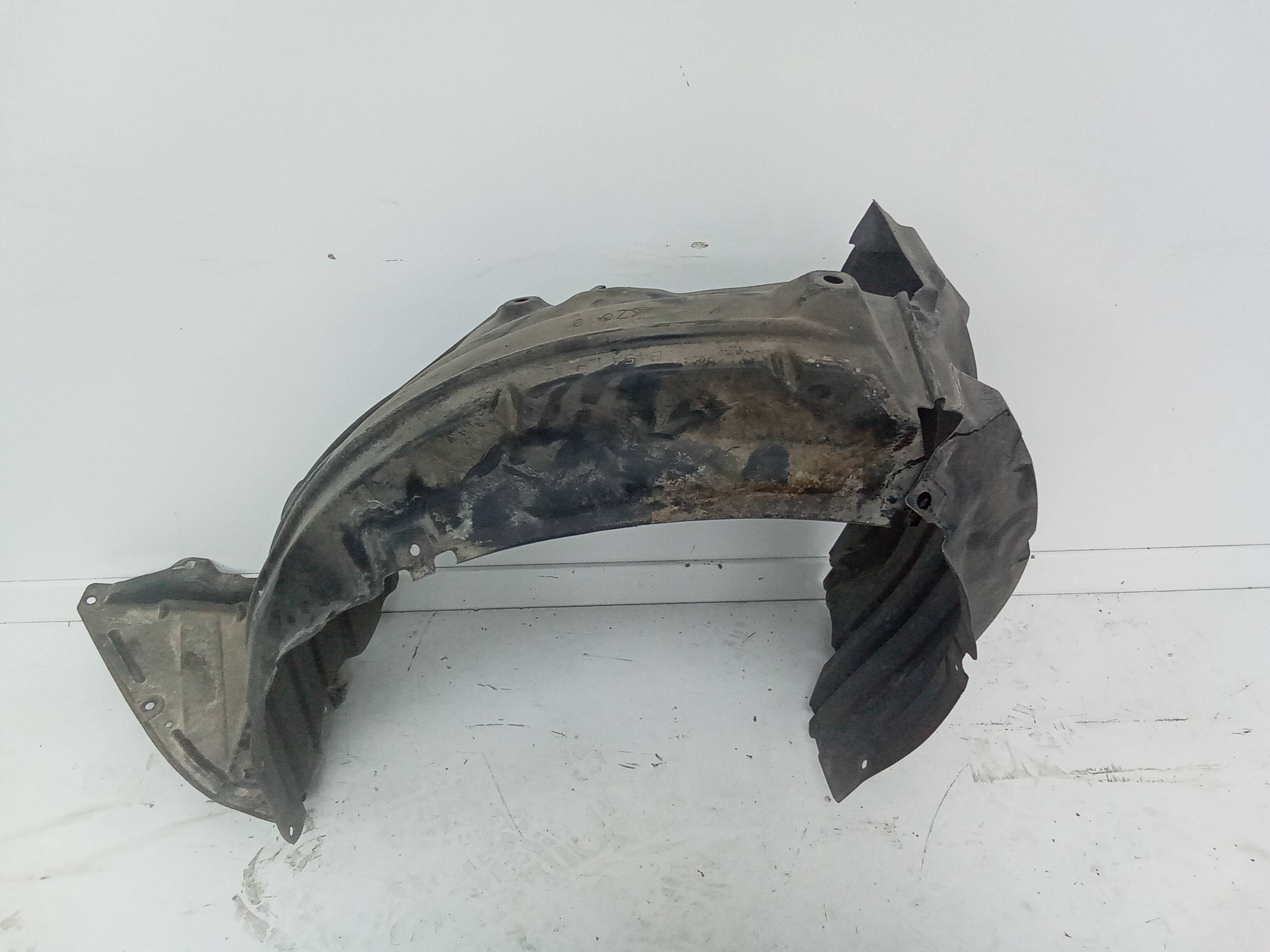 Pase de rueda delantero izquierdo mazda 3 berlina / sedán (bm/bn)(07.2013->)