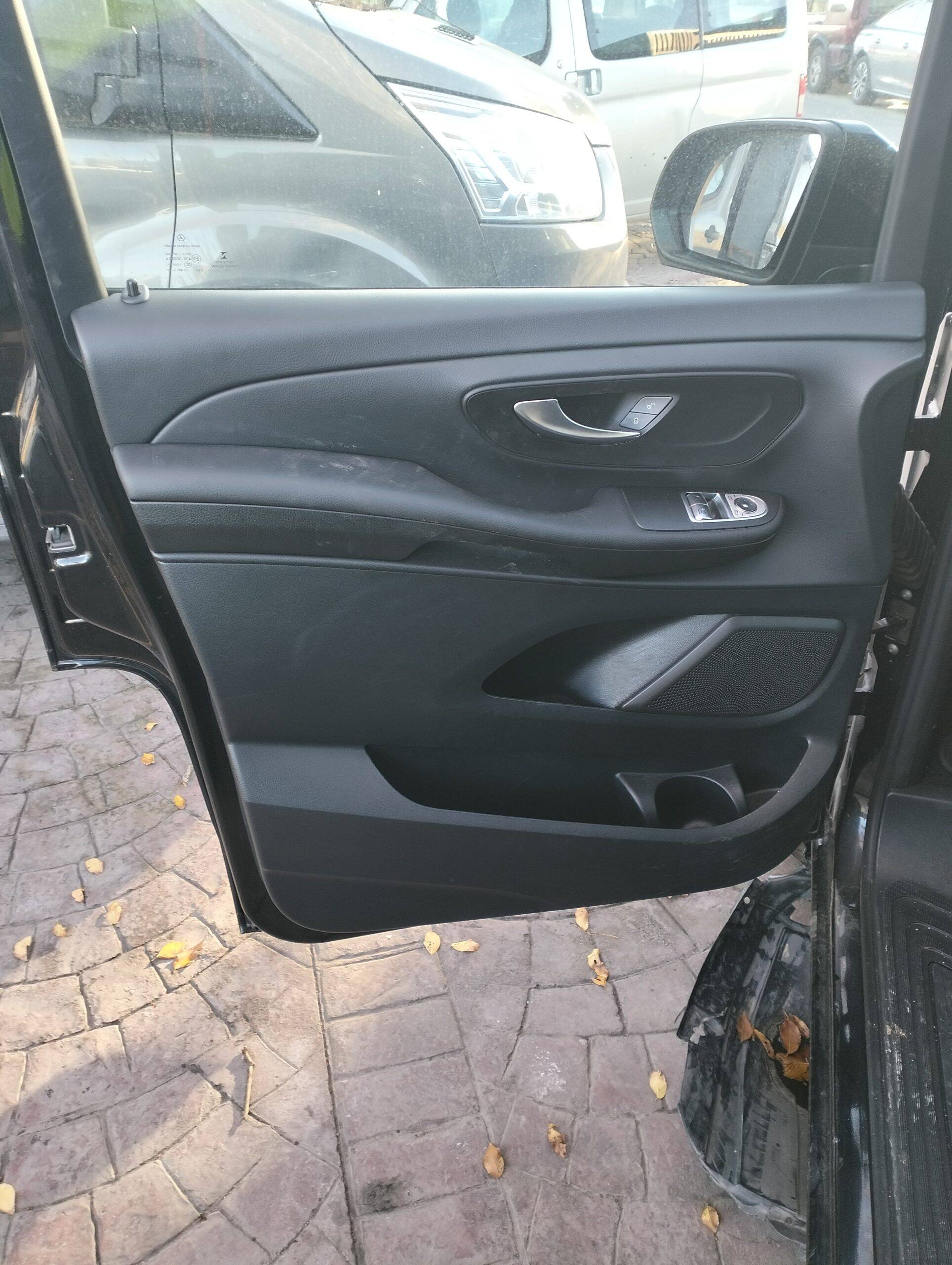 Guarnecido puerta delantera izquierda mercedes-benz v -clase combi (447)(01.2014->)