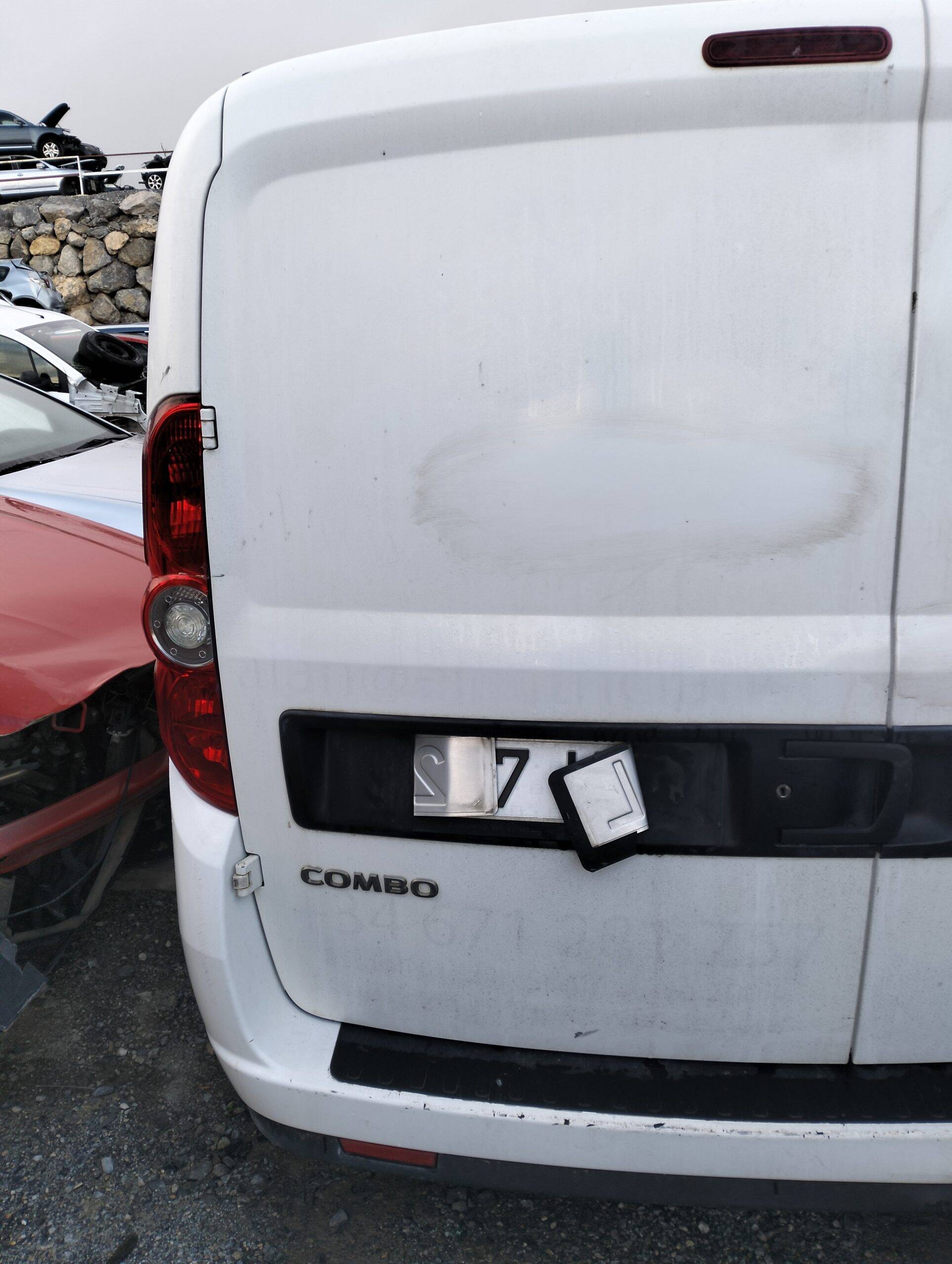 Puerta trasera carga izquierda opel combo d (10.2011->)