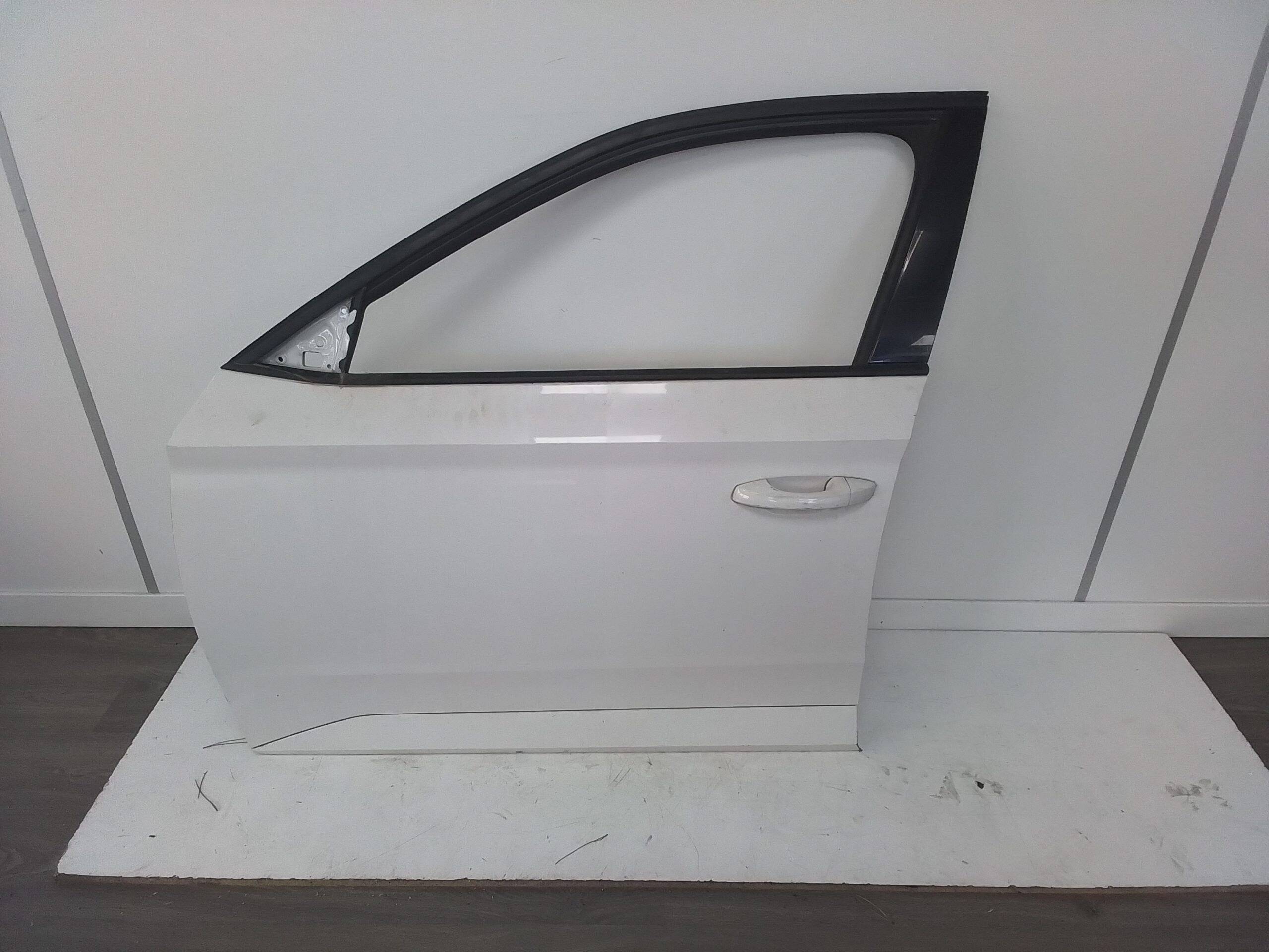 Puerta delantera izquierda skoda superb combi (3v5)(06.2015->)