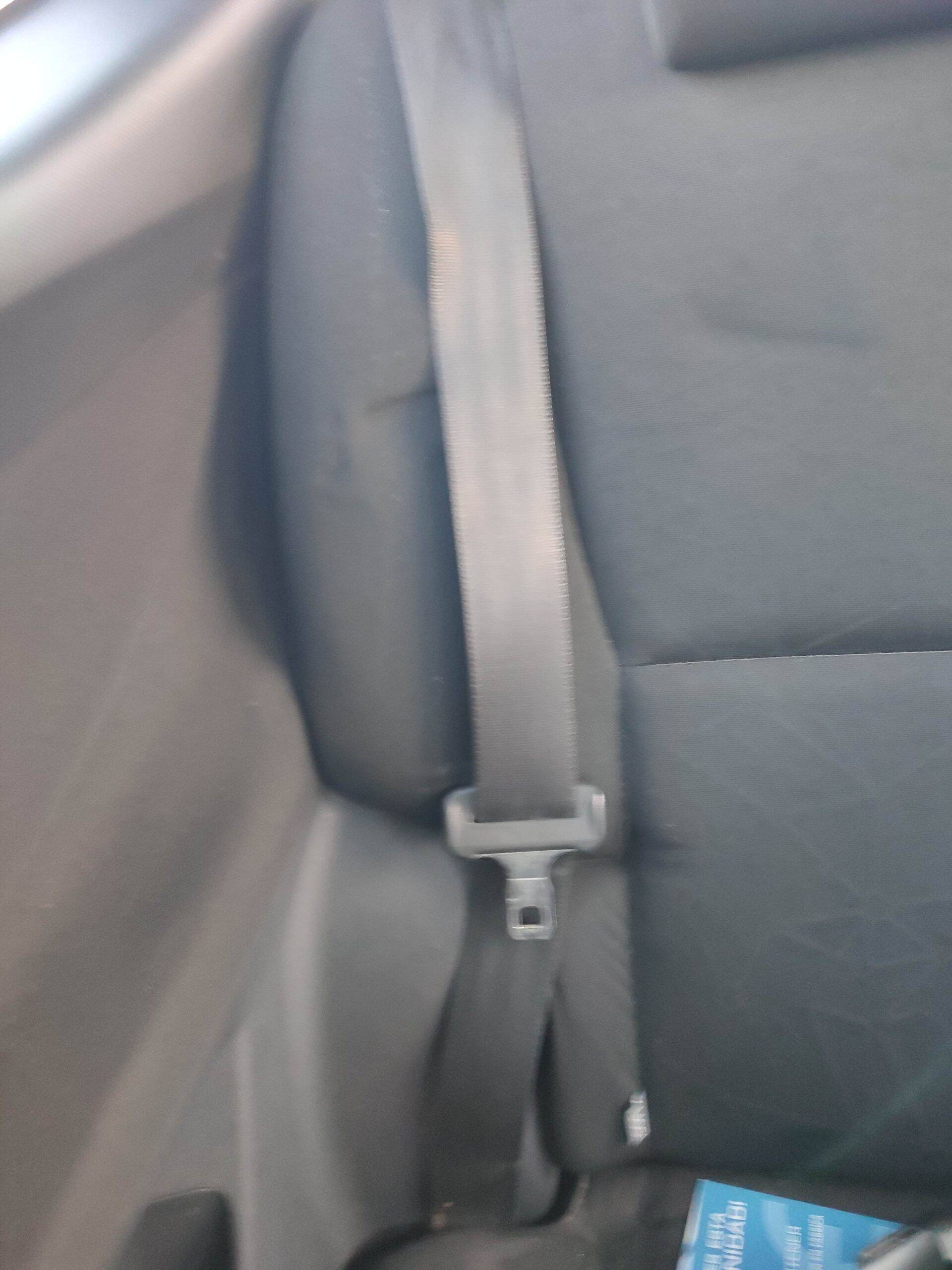 Cinturon seguridad trasero derecho toyota auris (e15)(10.2006->)