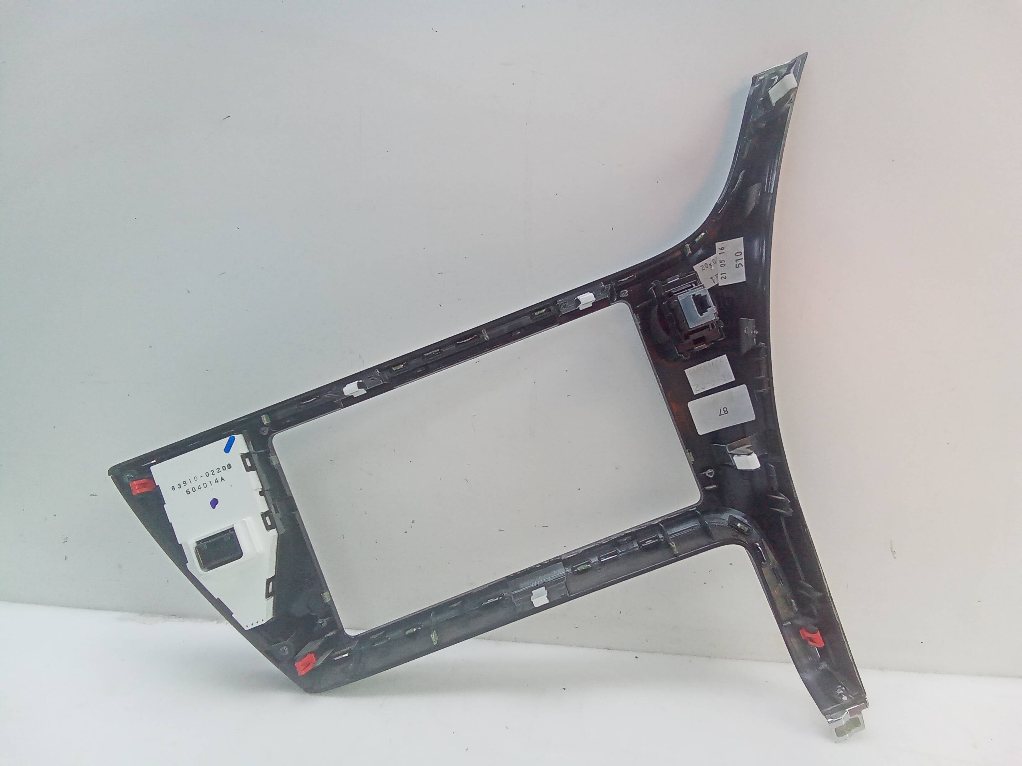 Moldura / consola radio toyota auris touring sports (e18)(10.2012->)