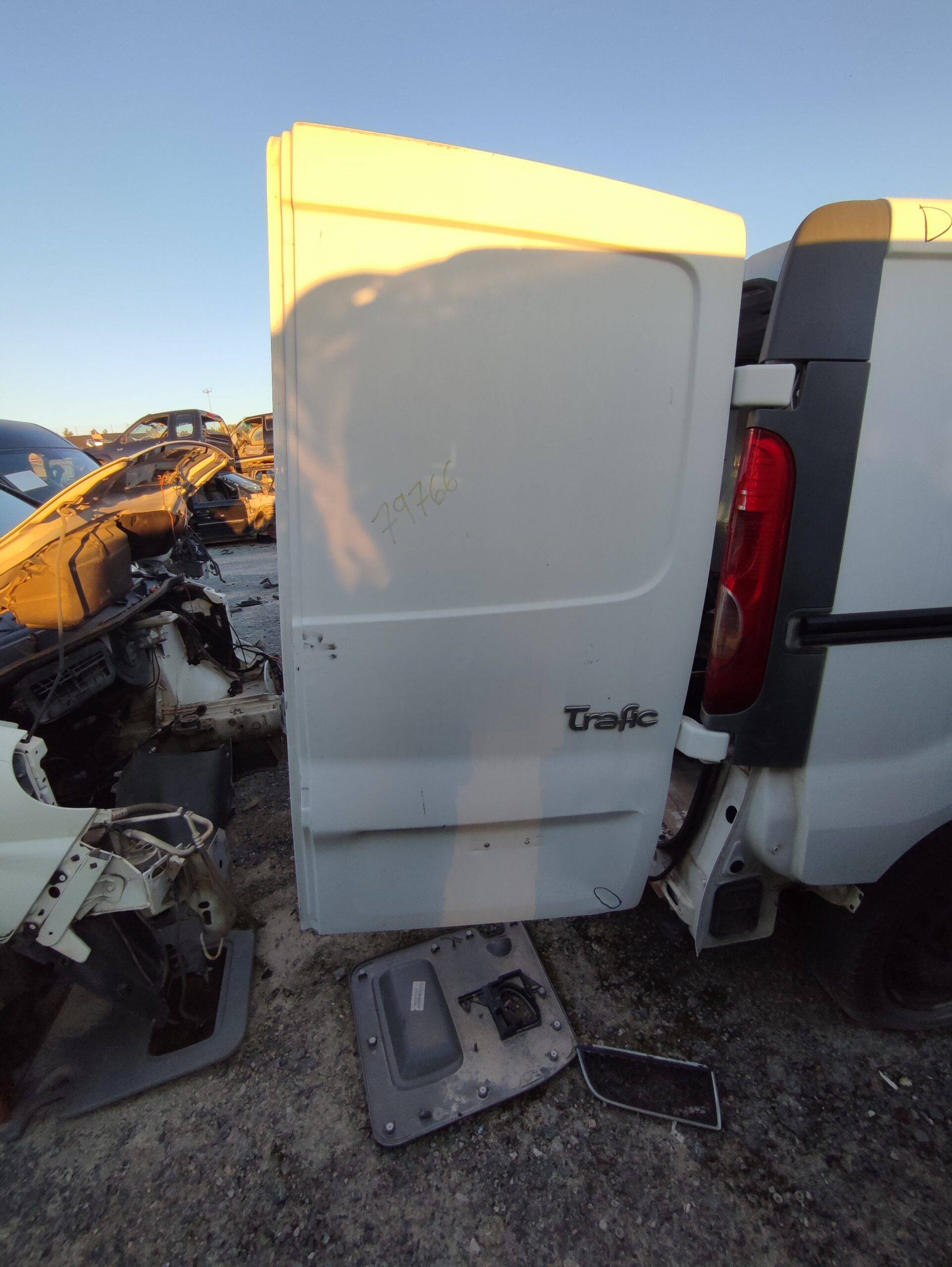 Puerta trasera carga derecha renault trafic ii furgón (04.2001->)