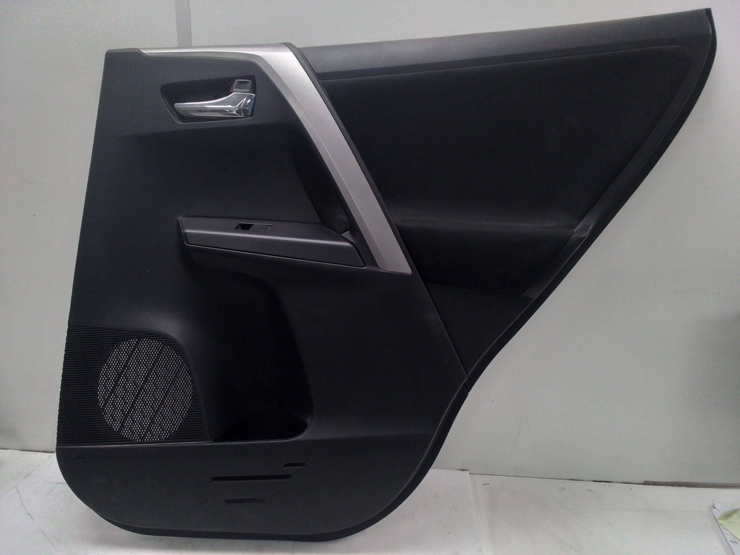 Guarnecido puerta trasera derecha toyota rav4 (a4)(2013->)