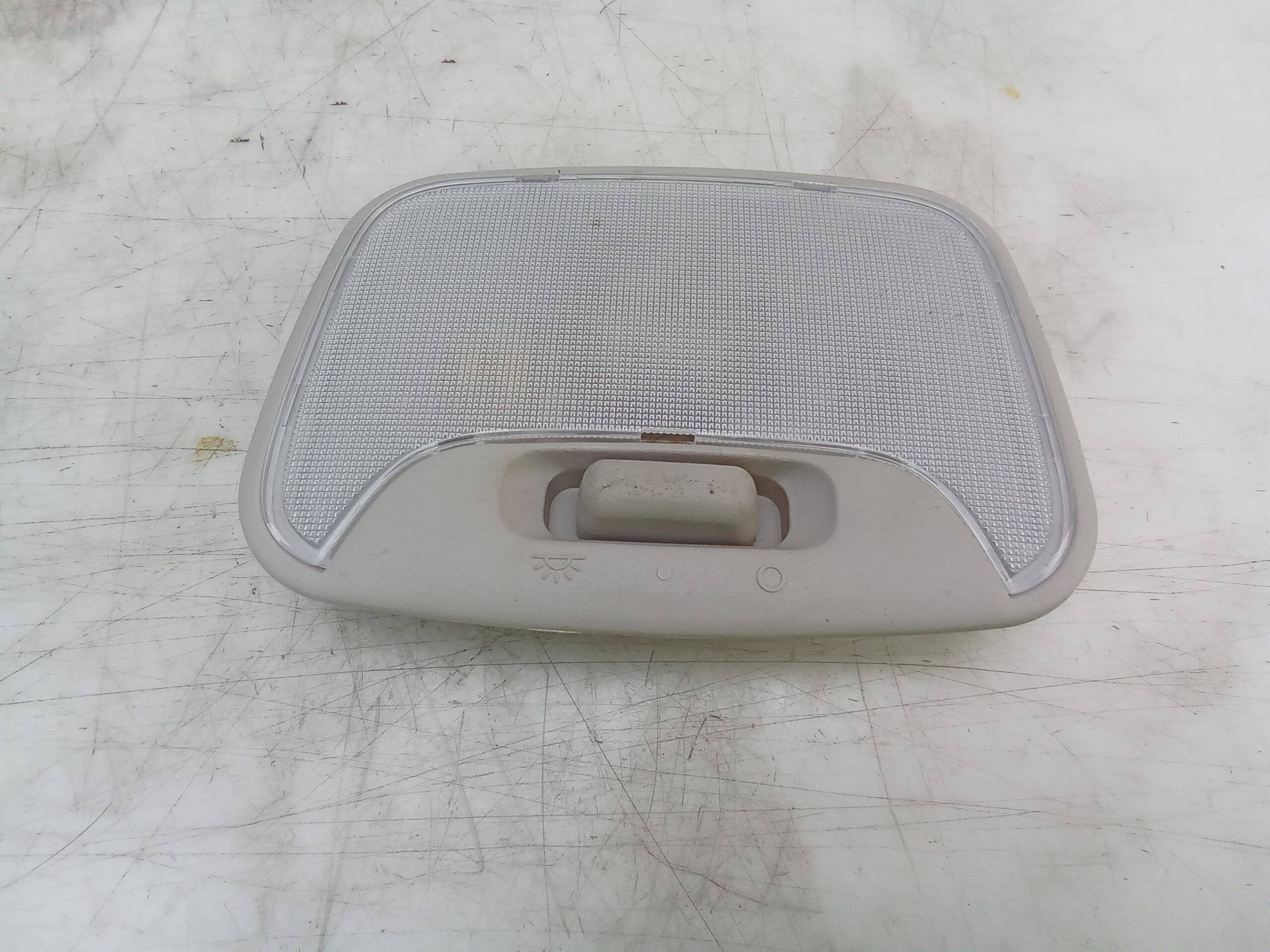 Luz interior trasera mitsubishi l 200 (kk0/kl0)(2015->)