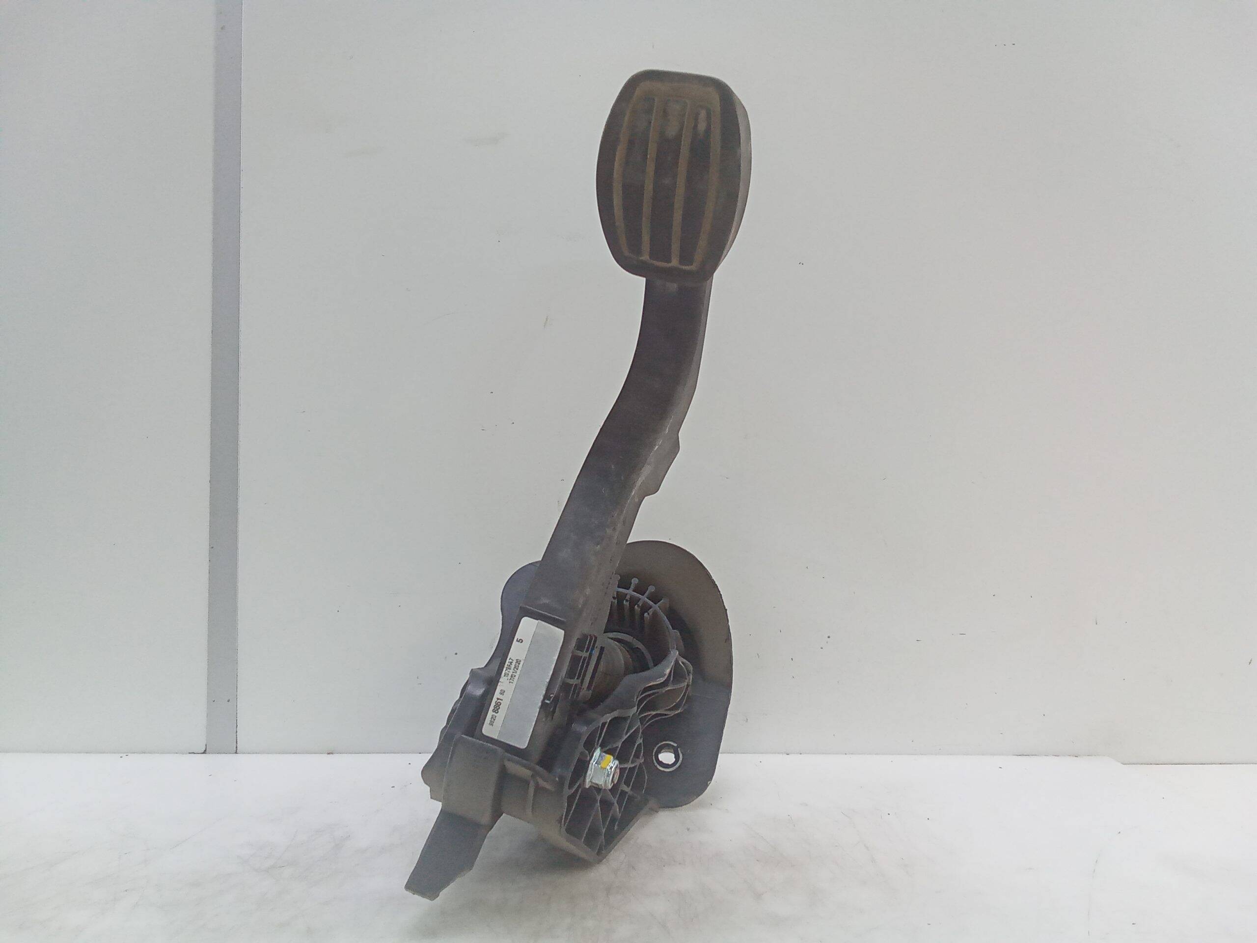 Pedal embrague citroen berlingo combi (07.2018->)