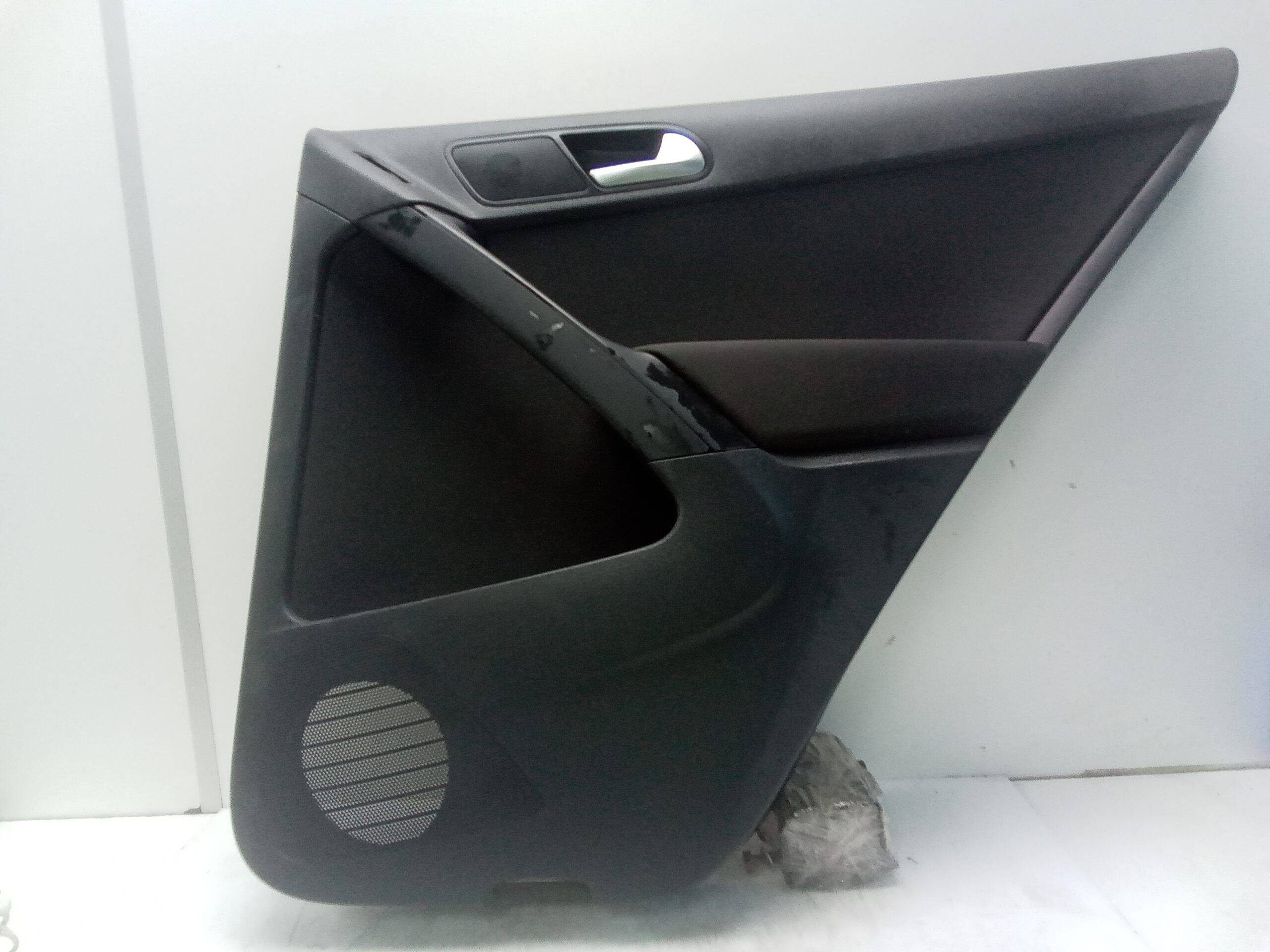 Guarnecido puerta trasera derecha volkswagen tiguan (5n2)(02.2011->)