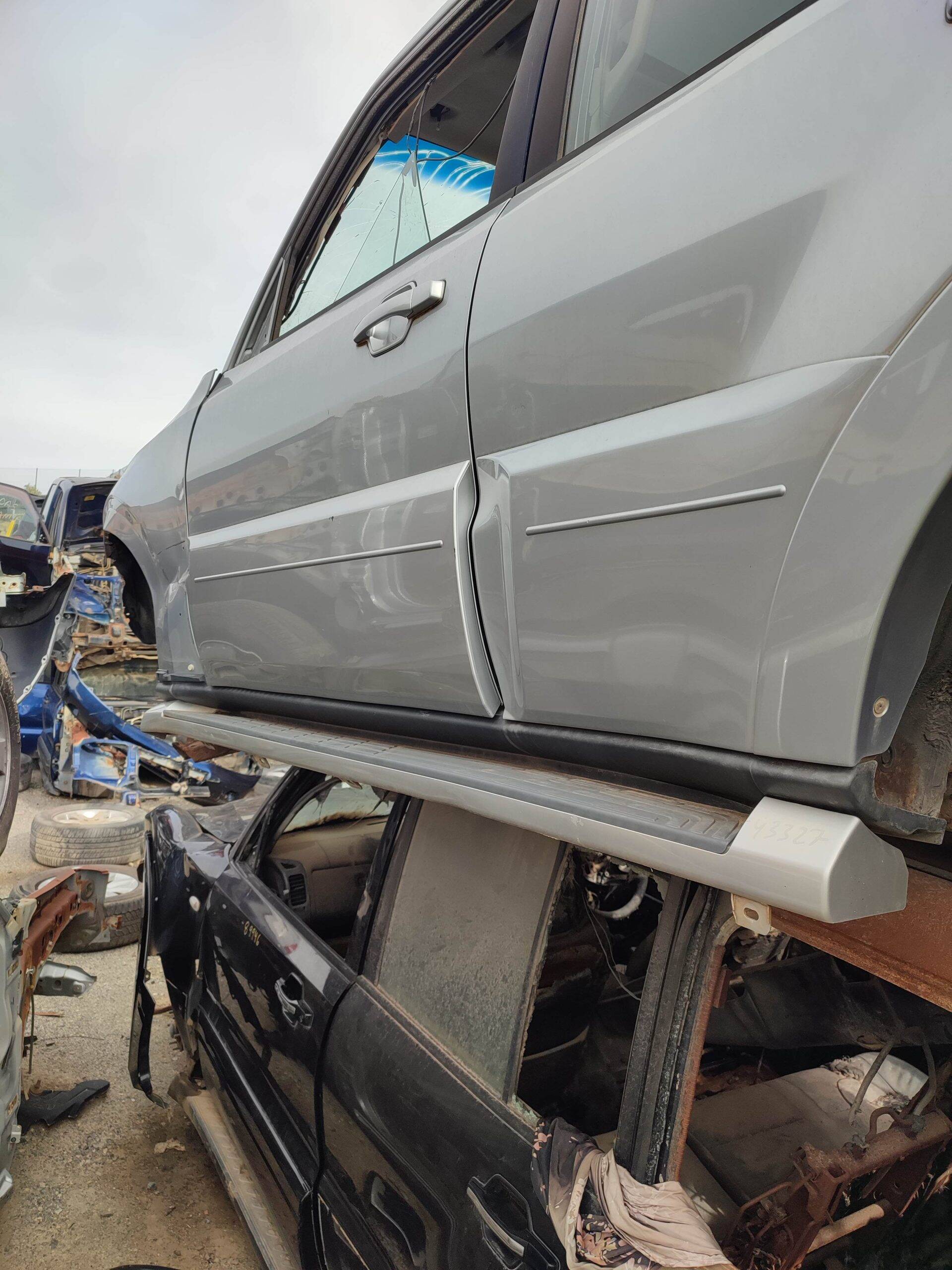 Spoiler talonera izquierda mitsubishi montero (v80/v90)(2007->)